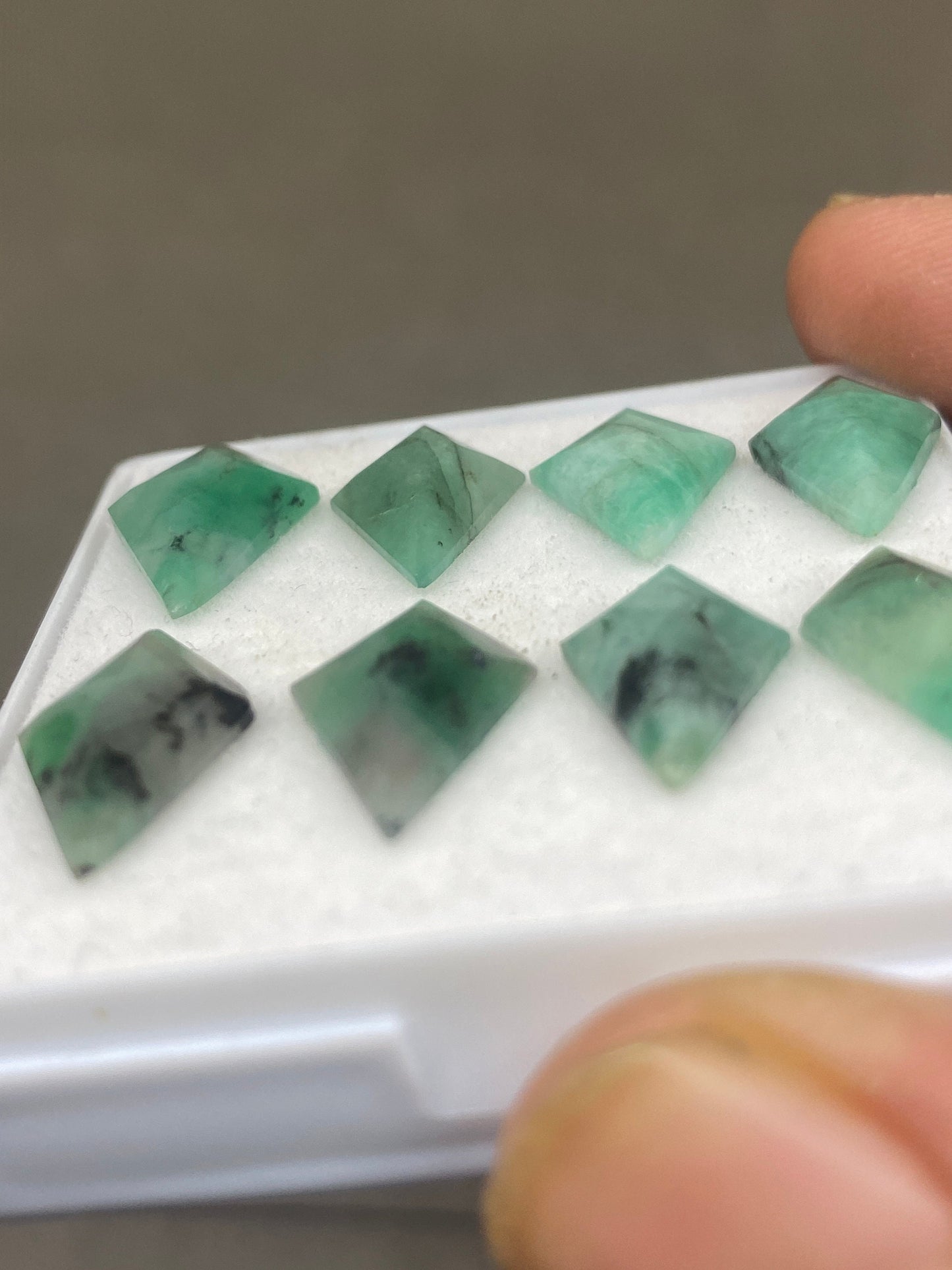Alluring Natural Emerald kite geometric cut size 15x10-17x11mm wt 24 carats pcs 8 Emerald Step cut pcs 20 wholesale lot