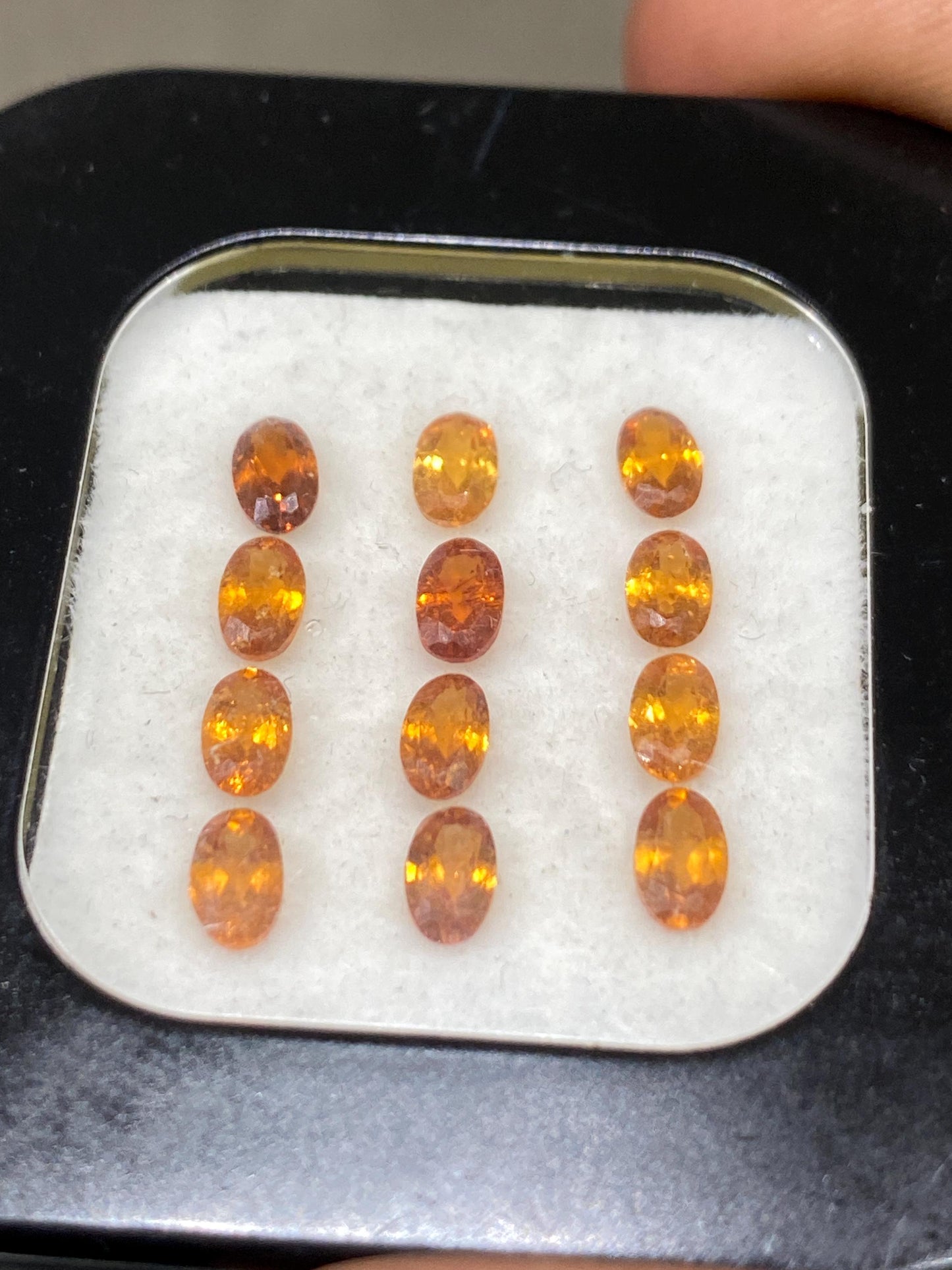 Fantastic orange Fanta garnet oval  cut weight carats pcs  12  size   spessartite faceted