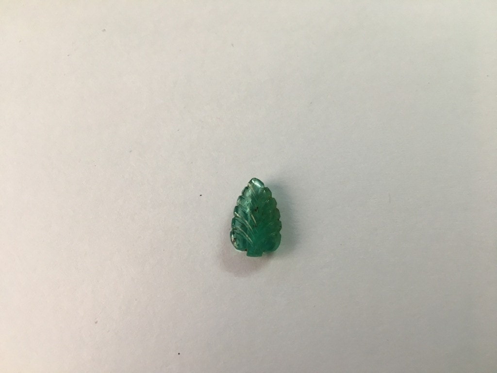 Rare AAA Emerald Carving leaf weight 3.0 carats Size 14x9mm Natural Emerald carving