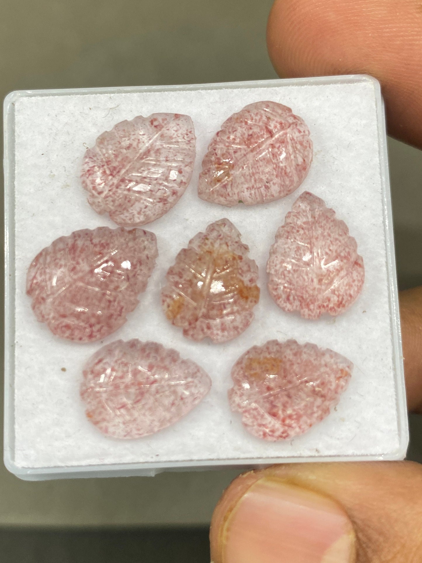 Wow Strawberry quartz leaves carving pink quartz leaves carvings wt 23 carats pcs 7 good size  13x10-14x11mm strawberry quartz leaf carving