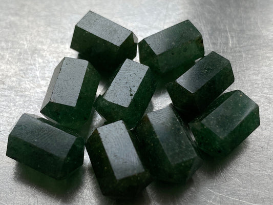 Lovely dark green quartz faceted double terminated points fancy shape size 14x8mm rosecut green onyx fancy shape green quartzpoints