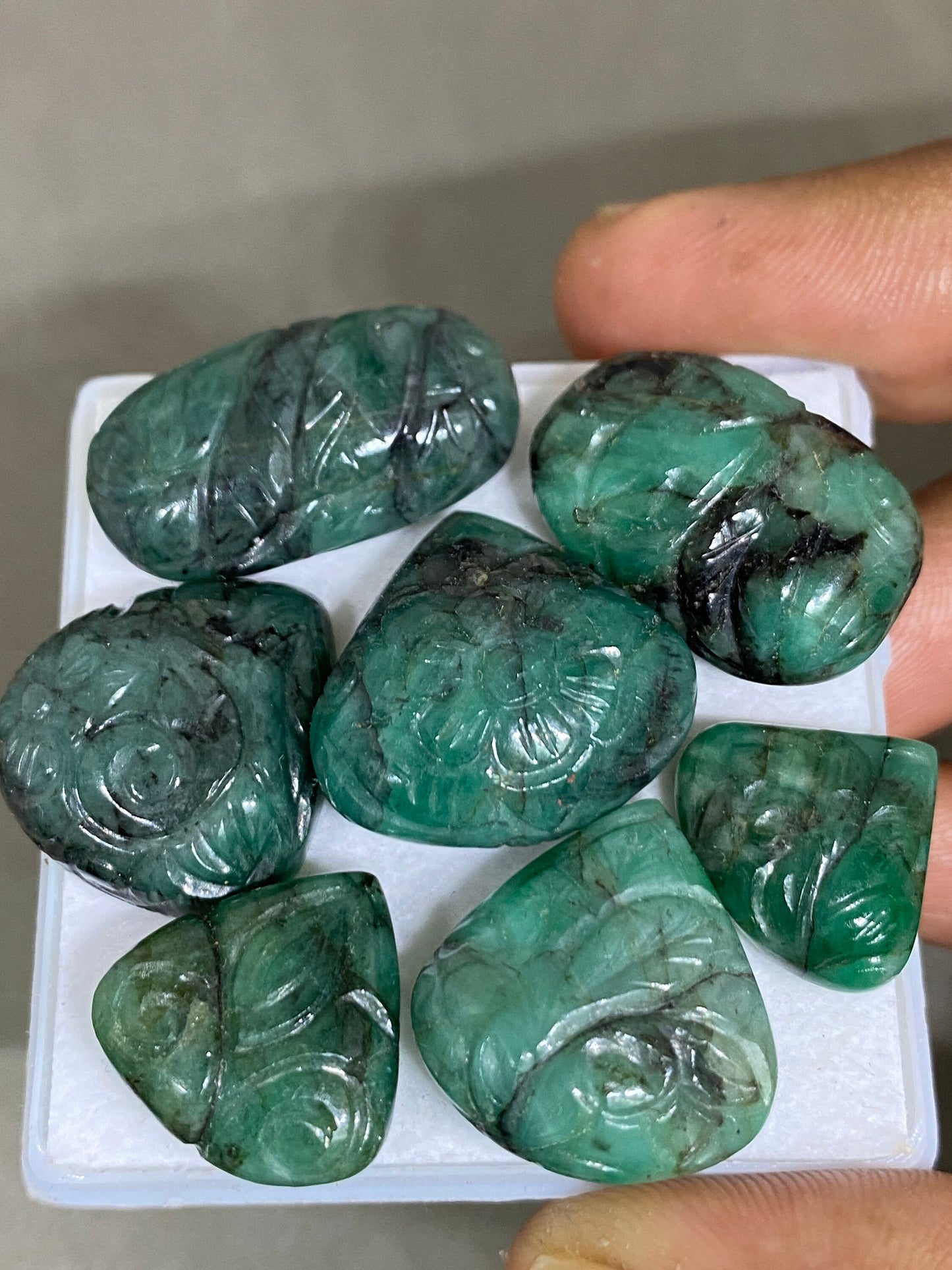 Rare Emerald carving wholesale lot 16x15mm-26x15mm weight 147 carats pcs 7 natural emerald carving ideal for pendant or ring emerald carving