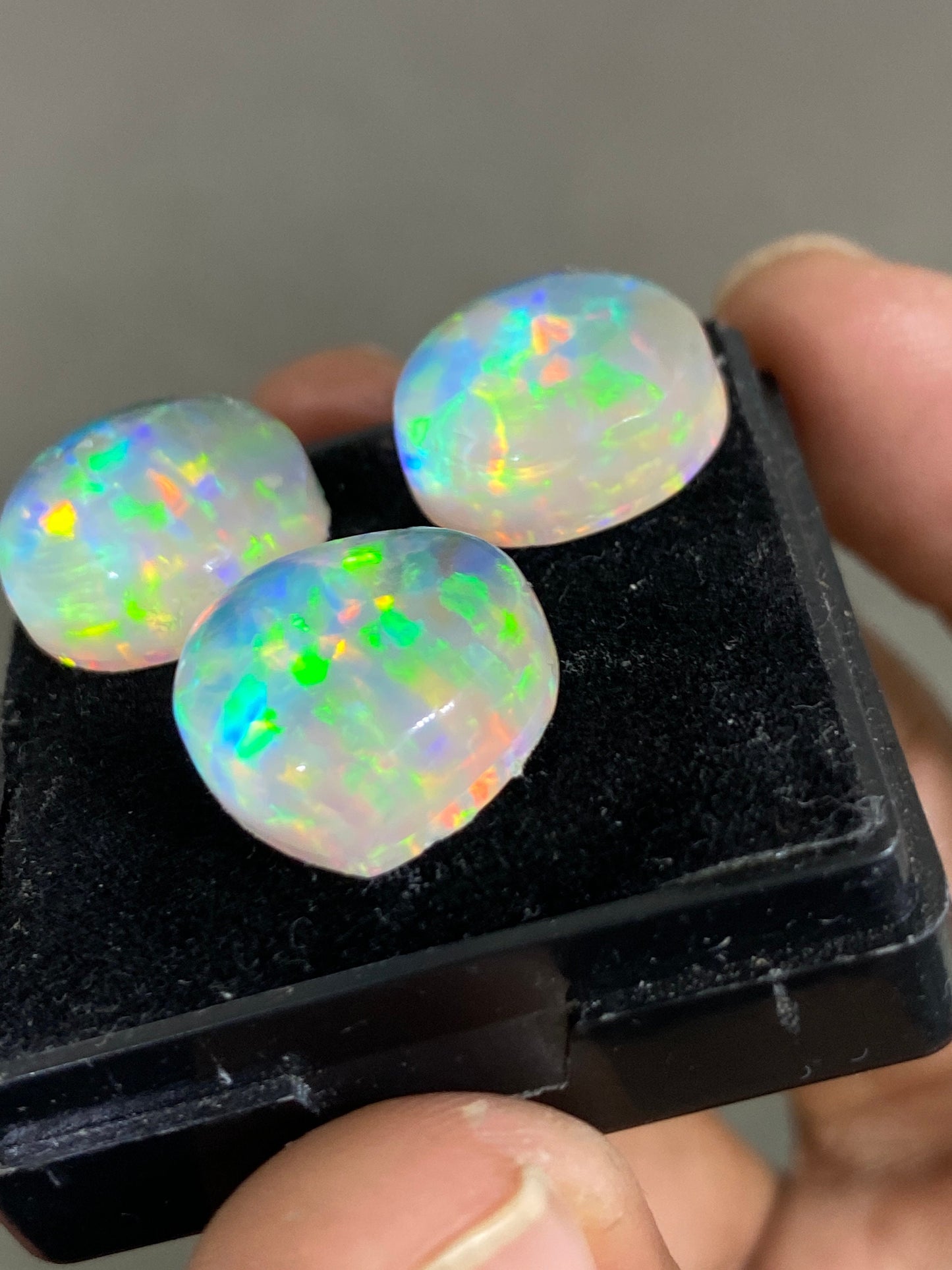 Amazing Multi fire aurora opal n crystal doublet round smooth cabochon heart Aurora opal pcs 3 wt carats size 16mm ring earring auroral opal