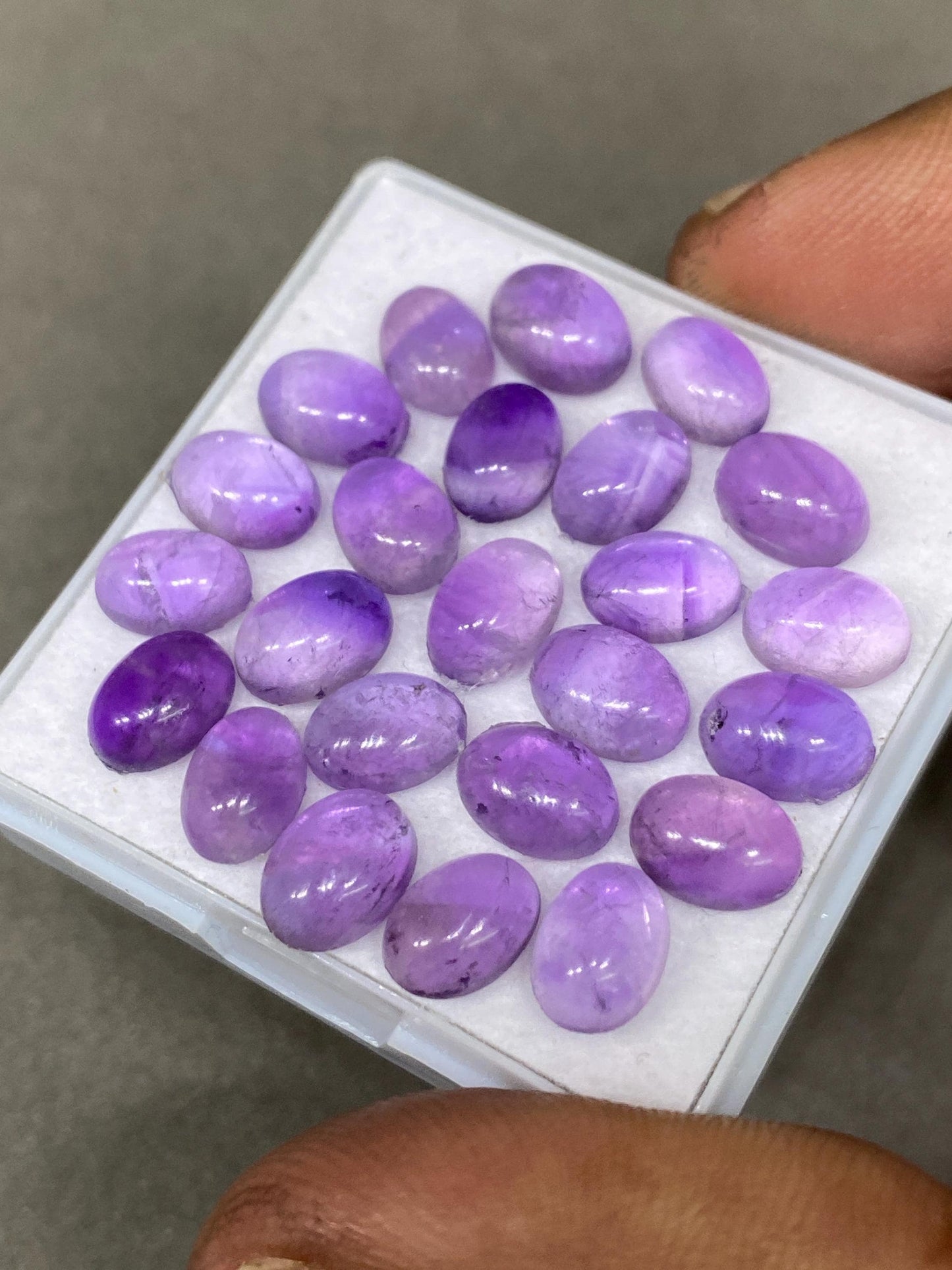 Amazing quality amethyst oval cabochon lighter than picture pcs 24 wholesale lot weight 31 carats size 8x6mm amethyst cabochons