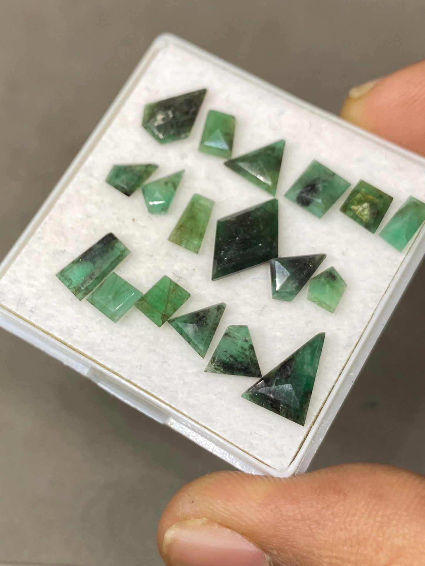 Mesmerising Natural Emerald geometric cut small size natural Emerald Step cut geometric wt  cts pcs 18 size  emerald rosecut