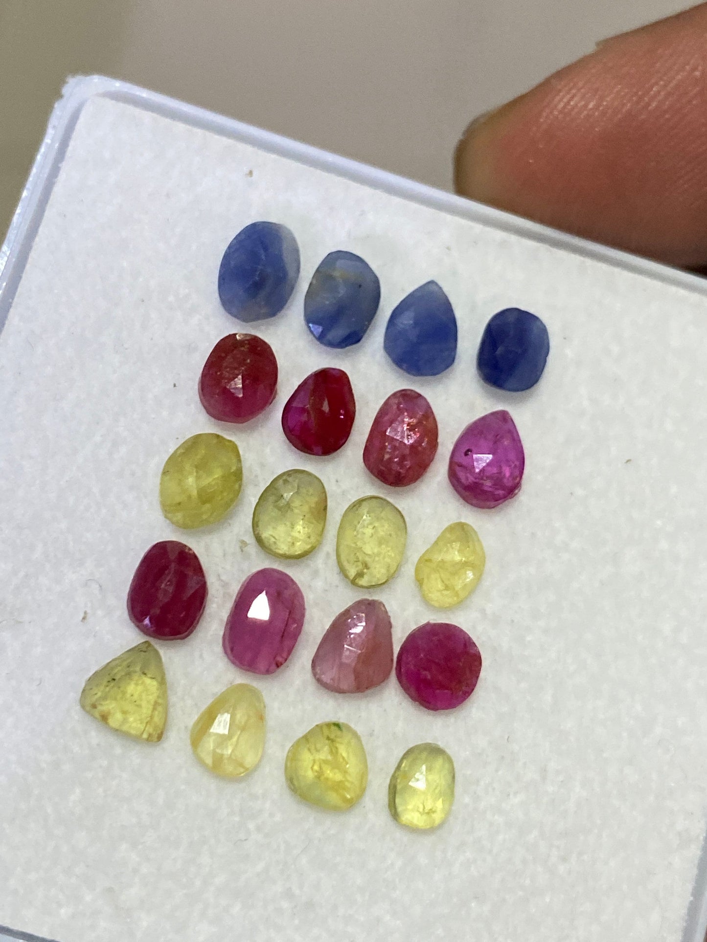 Mesmerizing rare very small size multi sapphire rosecut yellow sapphire pcs 20 wt 13.5 cts size 4.8x3.5mm-6.4x4mm rosecut umba sapphire