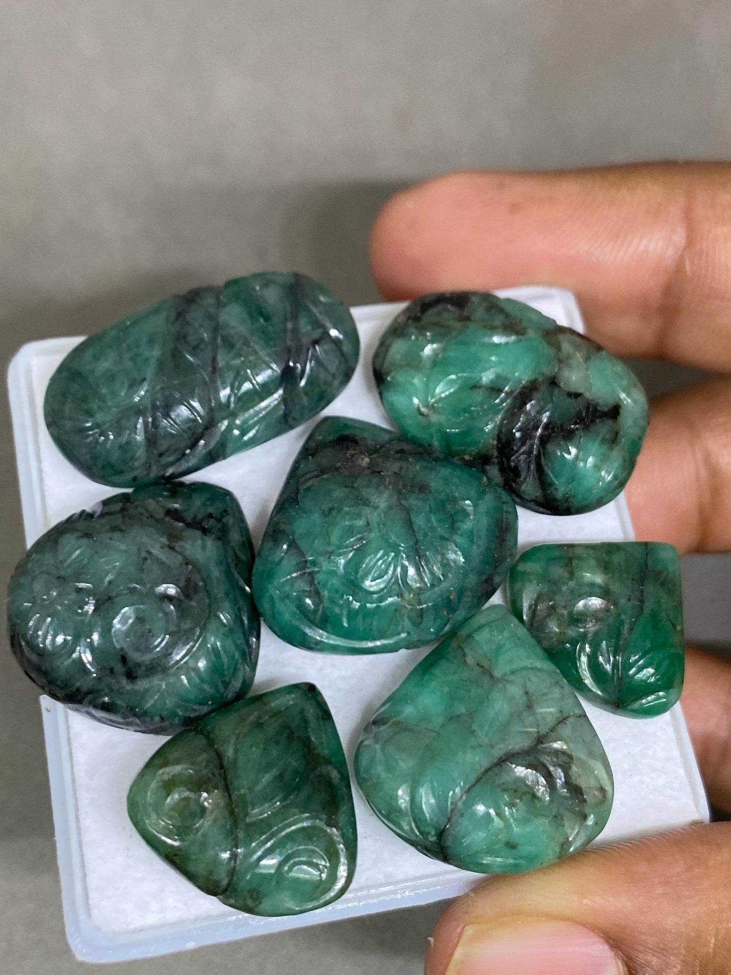 Rare Emerald carving wholesale lot 16x15mm-26x15mm weight 147 carats pcs 7 natural emerald carving ideal for pendant or ring emerald carving