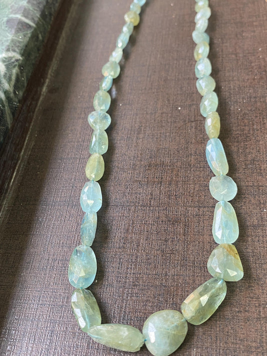 Beautiful Aquamarine faceted necklace weight  179.45 carats size 9x7 mm to 18x11mm length 18 inches