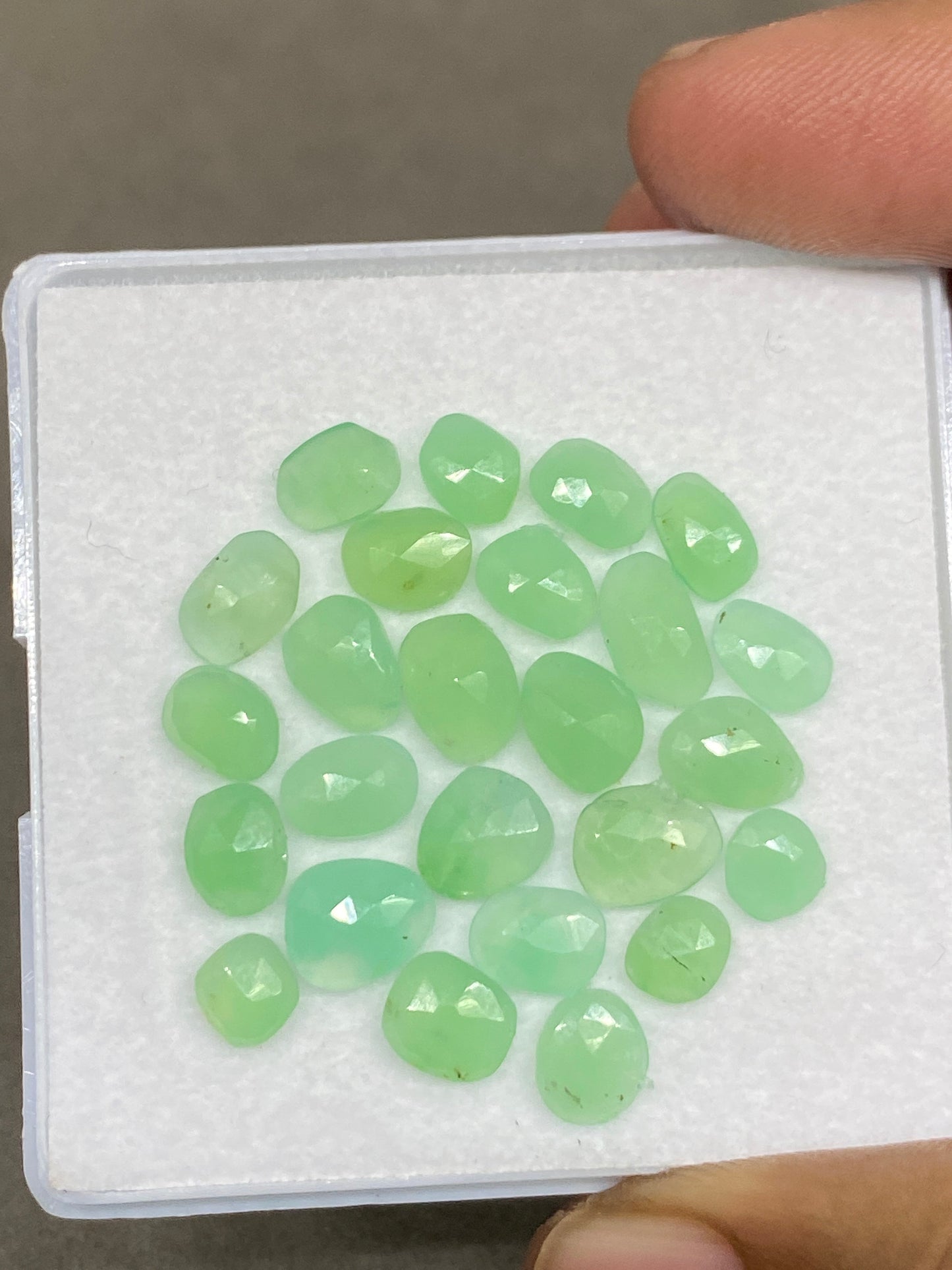 Nice Chrysoprase rosecut light green wholesale lot good quality wt 15 cts pcs 25 small size 5.3x5mm-8.4x5mm chrysoprase rosecut