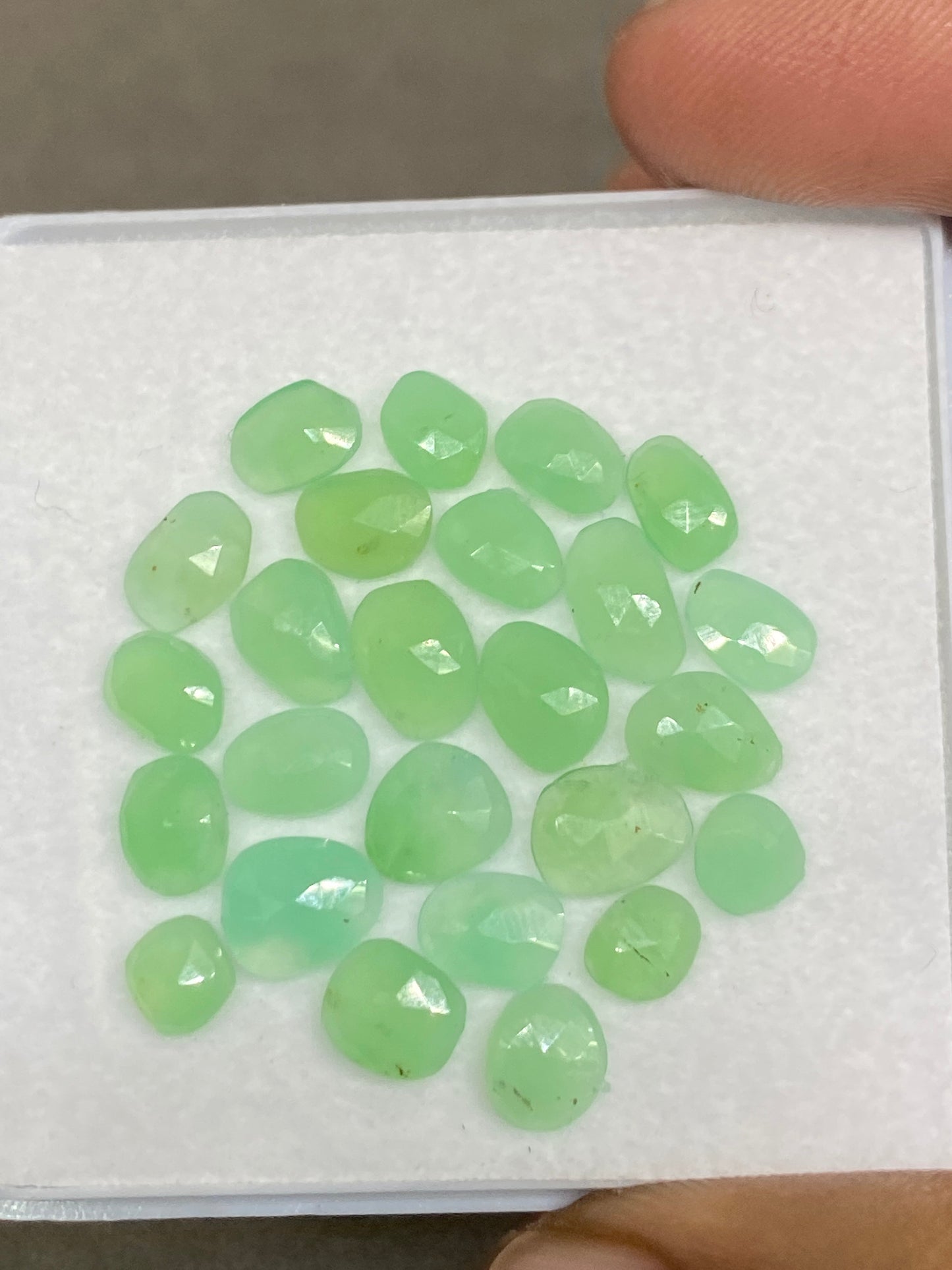 Nice Chrysoprase rosecut light green wholesale lot good quality wt 15 cts pcs 25 small size 5.3x5mm-8.4x5mm chrysoprase rosecut