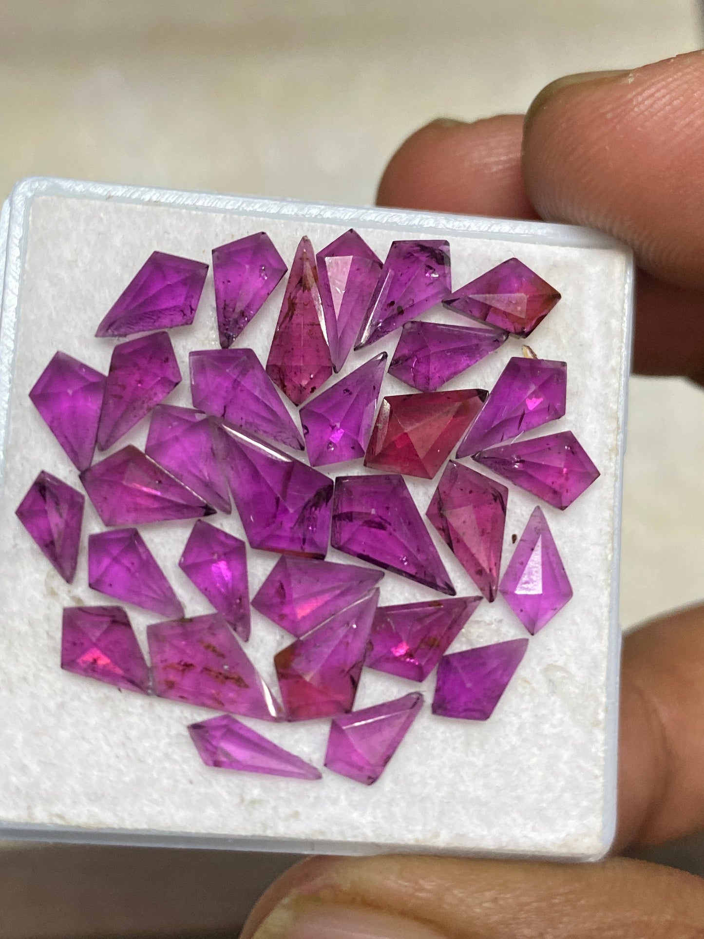 Dazzling Rhodolite garnet geometric kite step cuts aaa quality wt 22 cts pcs 31 small size 6x4-11x6mm Rhodolite garnet stepcut hexagons