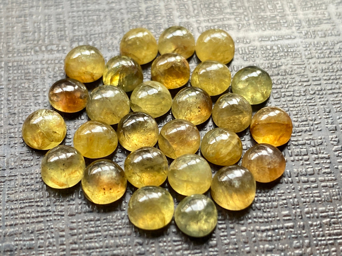 Amazing very rare Kenya mines yellow sapphire cabochons smooth Bicolor  wt 26 carats pcs 26 size 5-5.5mm sapphire round rosecut gems