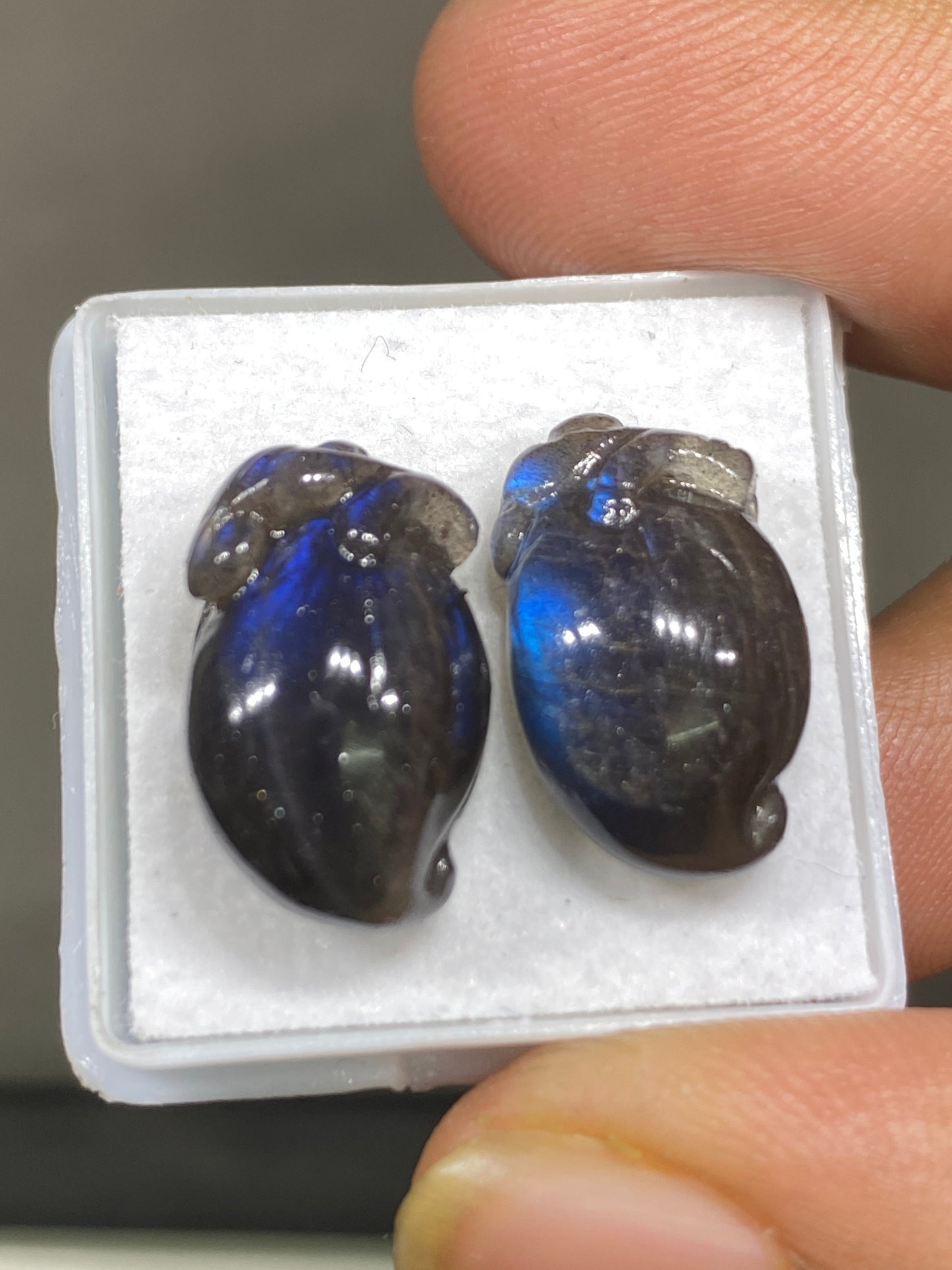 Rare Black rainbow labradorite brinjal carving blue fire smooth polished pcs 2 wt 19 cts size 17x11mm labradorite  carving