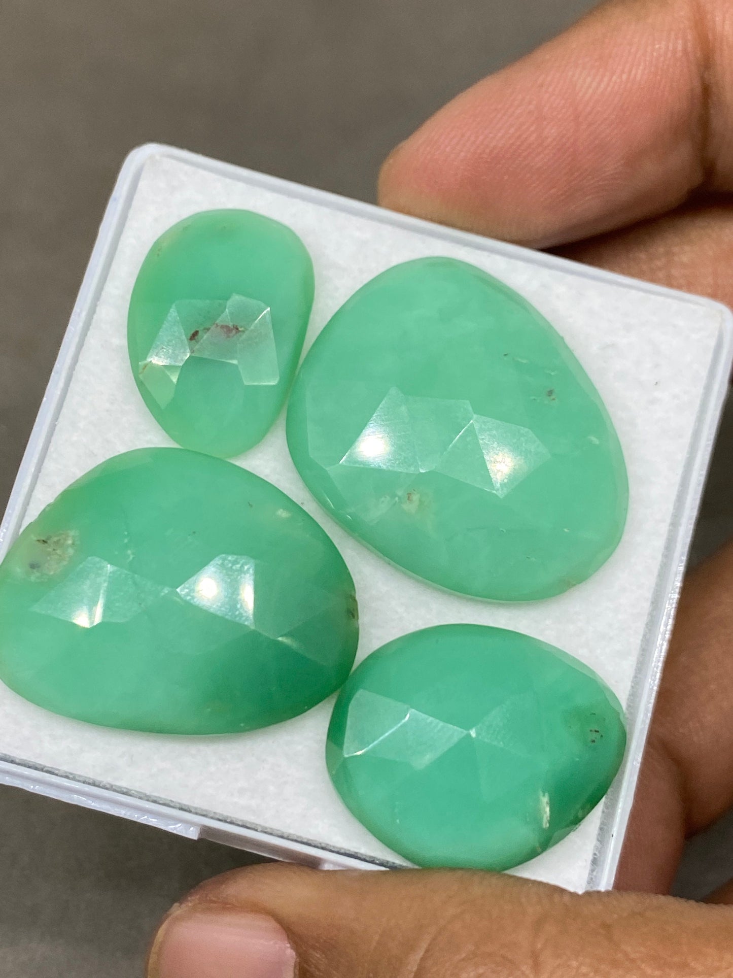 Very Rare huge size chrysoprase rosecut flats aaa fine quality pcs 4 weight 70 carats size 19.5x13.5mm-28x22.5mm chrysoprase rosecuts