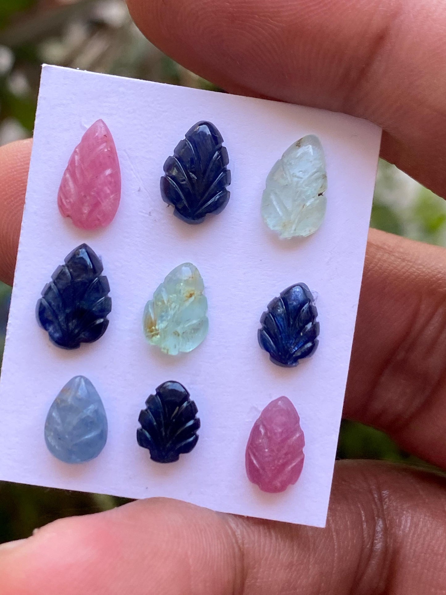 Amazing emerald ruby Sapphire Leaves Leaf Carving Natural  fine Quality size 8x6mm-10x7mm Wt 13.75 Carats Pcs 9 wholesale lot