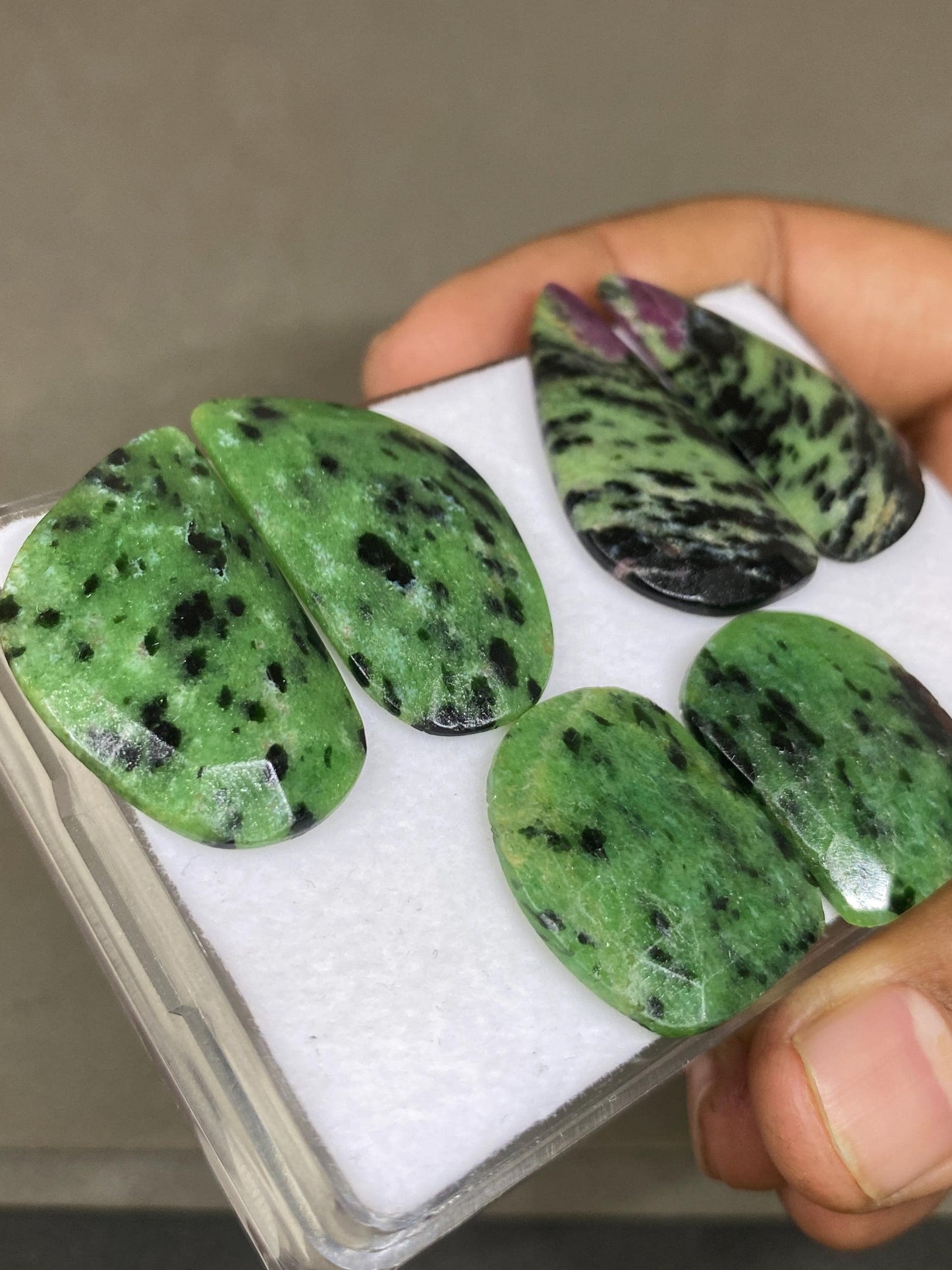 Amazing green ziosite rosecut matched pairs wt  144 carats pcs 6 size 25x20mm-37x19mm fancy ruby ziosite rosecut gems earrings supply