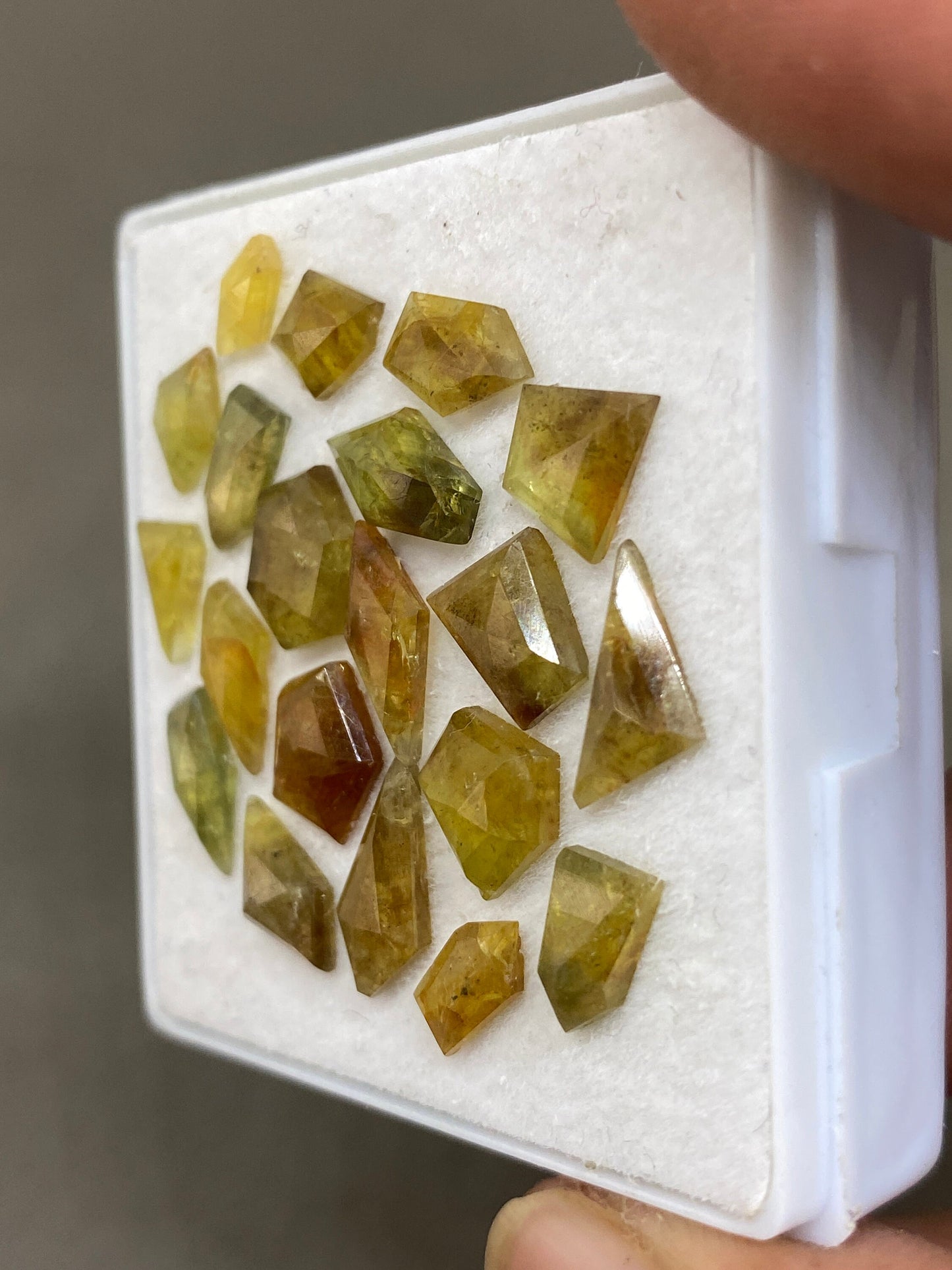 Dazzling very rare Tanzania mines small yellow sapphire Bicolor geometric wt 26 carats pcs 20 size 7.5x5mm-13x5.8mm sapphire stepcut