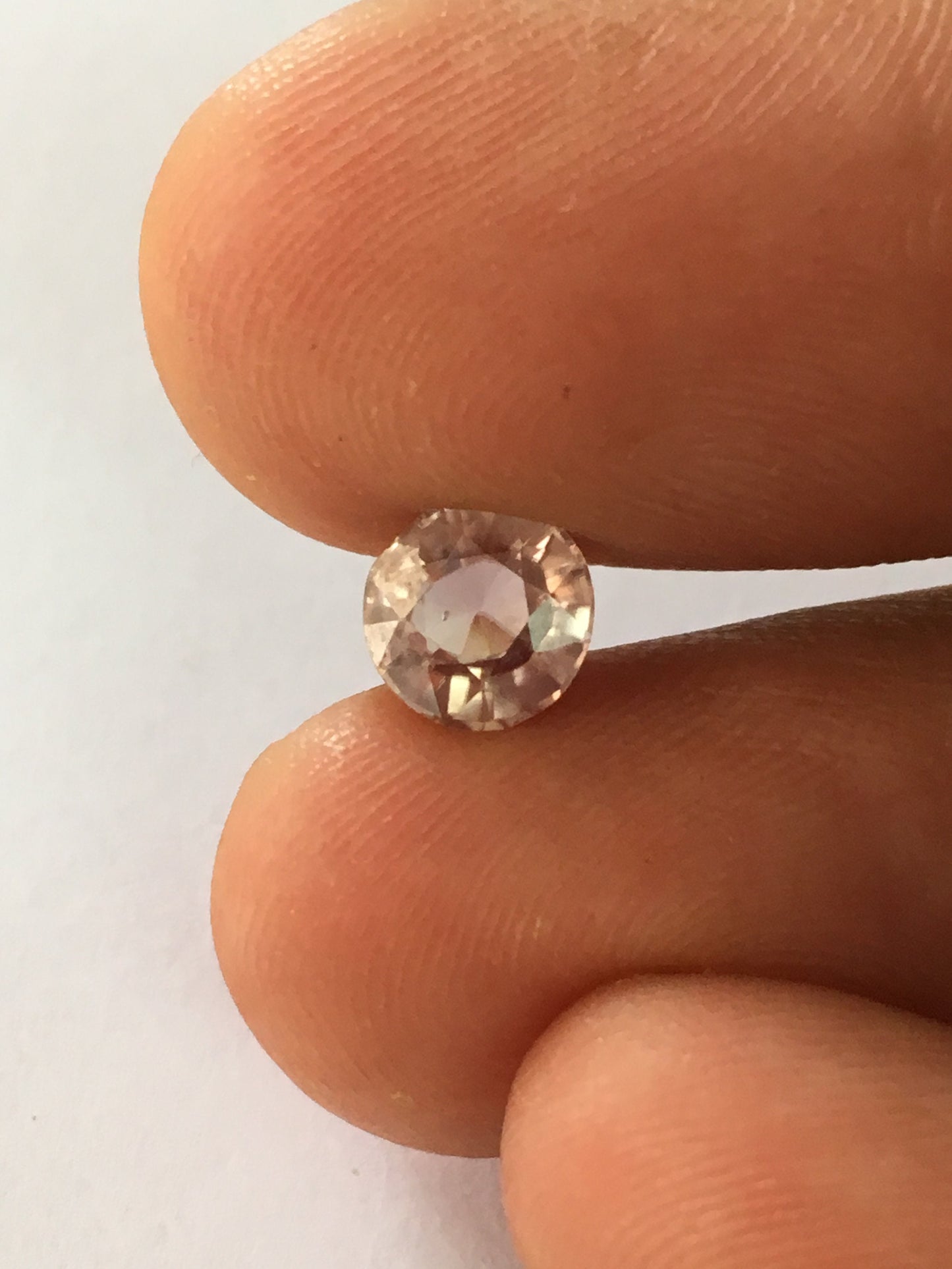 Peach sapphire round size 6.7mm weight 1.9 carats rare peach sapphire round ring supply