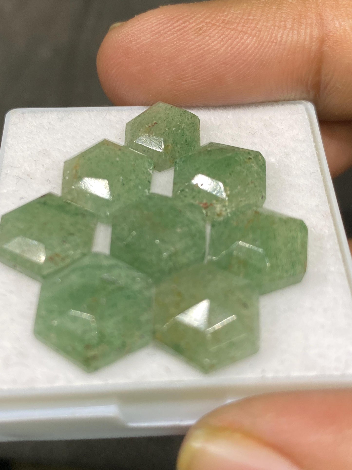 Cute Green quartz step cut hexagon shape  wt 32 carats pcs 8 size 10mm-11mm green quartz rosecut gems rings pendants supply