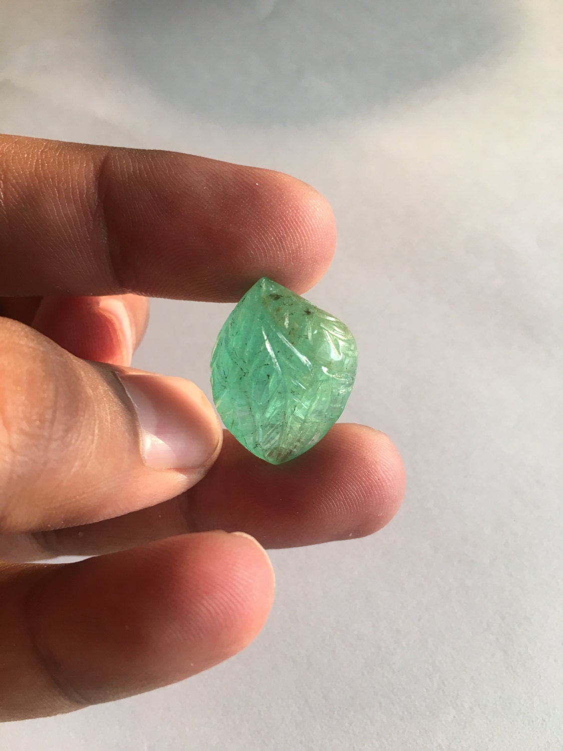 Emerald carving beautiful  natural rare huge piece 24 carats 22x17mm exquisite rare investment grade emerald aaa emerald leaf carving