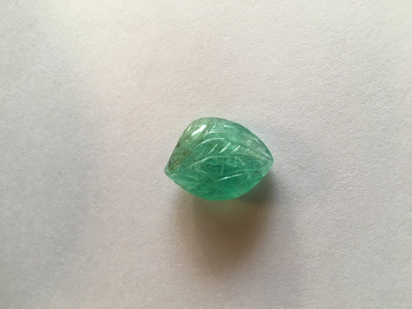 Emerald carving beautiful  natural rare huge piece 24 carats 22x17mm exquisite rare investment grade emerald aaa emerald leaf carving