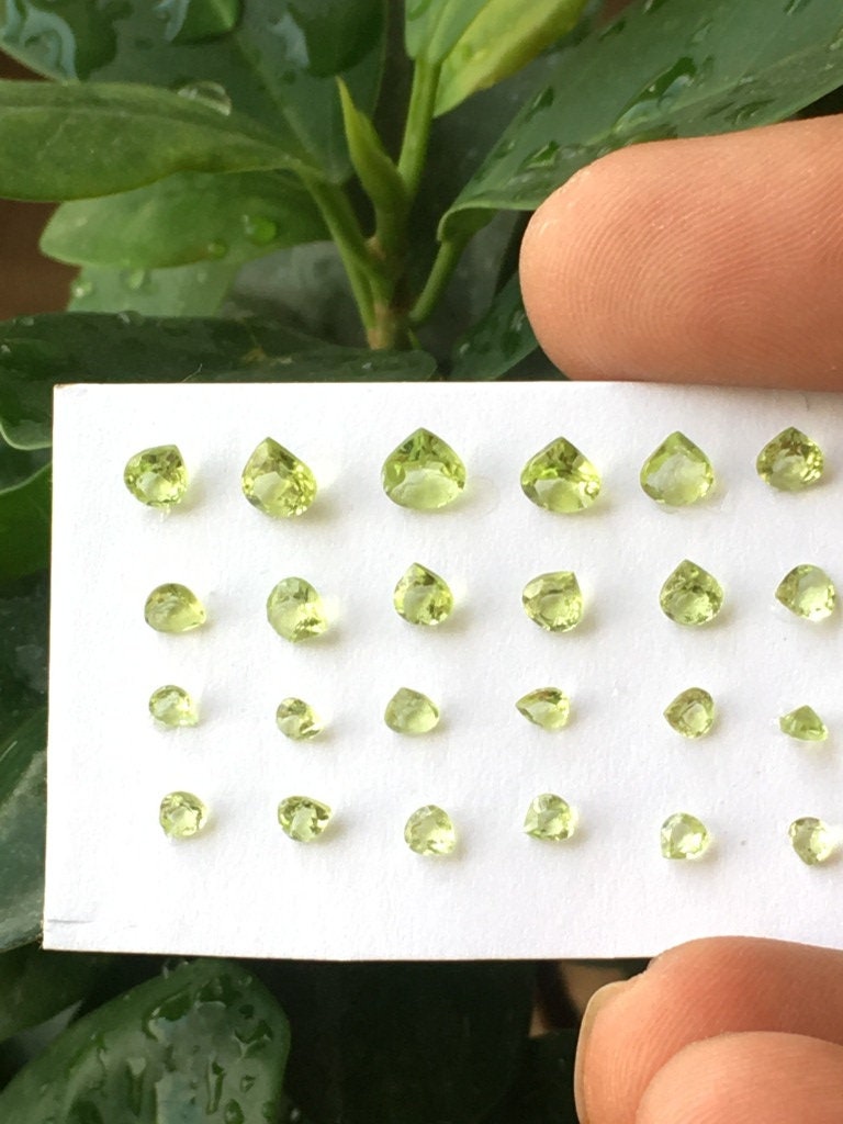 Peridot heart shape cutstones small size 2.6mm-4x5mm weight 3.90 carats pcs 24 natural peridot heart ring supply pendant jewelry designer