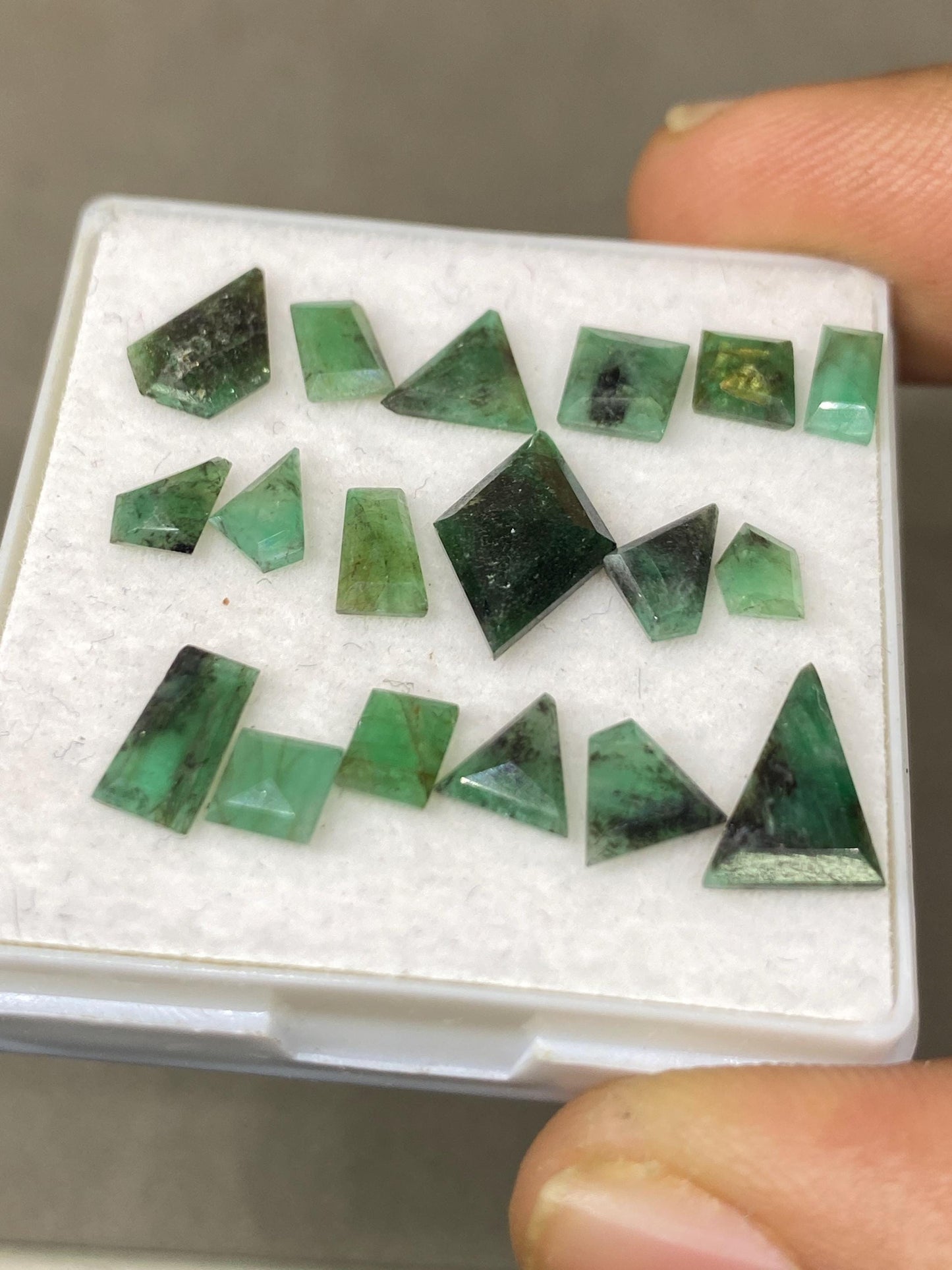 Mesmerising Natural Emerald geometric cut small size natural Emerald Step cut geometric wt  cts pcs 18 size  emerald rosecut