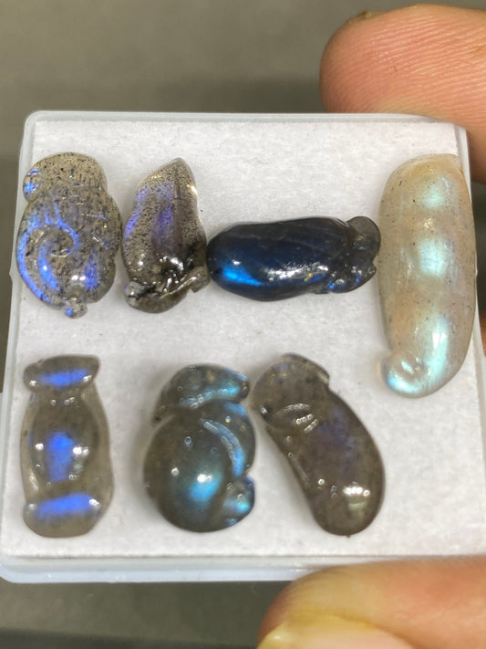 Blue fire labradorite mix carving mouse brinjal tamarind blue fire smooth polished pcs 7 wt 34 cts size 19x12-23x8mm labradorite carving