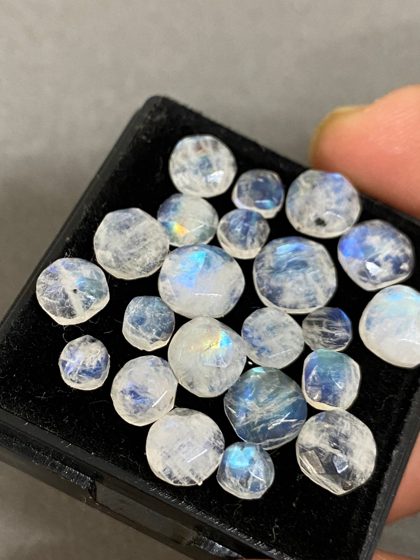 Cute Blue fire rainbow moonstone round faceted rosecut pcs 22 wt 23 cts  size 4.9mm-8mm beautiful fire rainbow moonstone facted