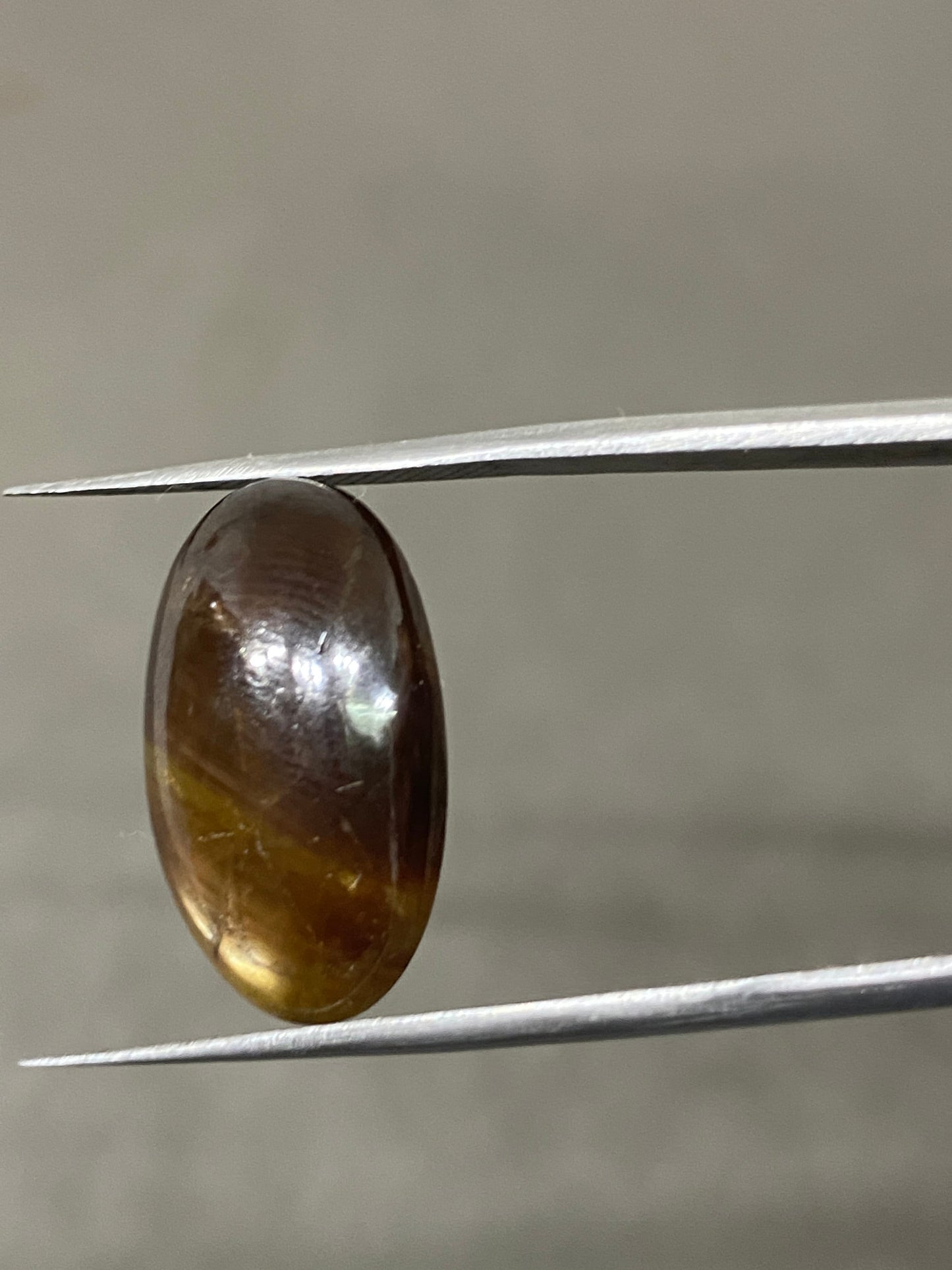 very rare sheen  golden umba sapphire cabochon oval shape unheated sapphire untreated sapphire oval cabochon 20 carats 22x14mm Goldsheen