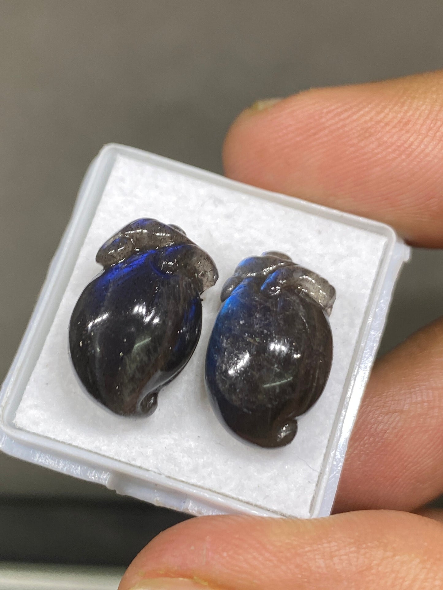 Rare Black rainbow labradorite brinjal carving blue fire smooth polished pcs 2 wt 19 cts size 17x11mm labradorite  carving