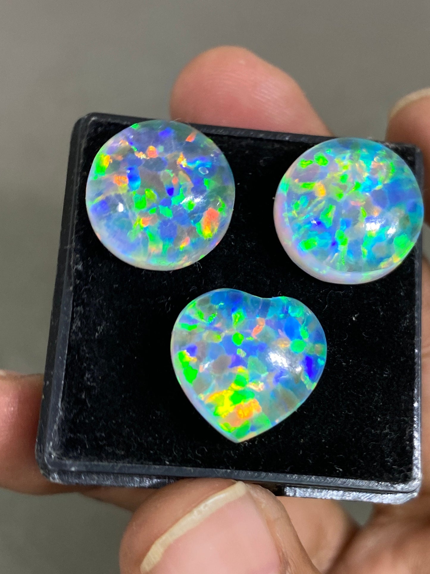 Amazing Multi fire aurora opal n crystal doublet round smooth cabochon heart Aurora opal pcs 3 wt carats size 16mm ring earring auroral opal