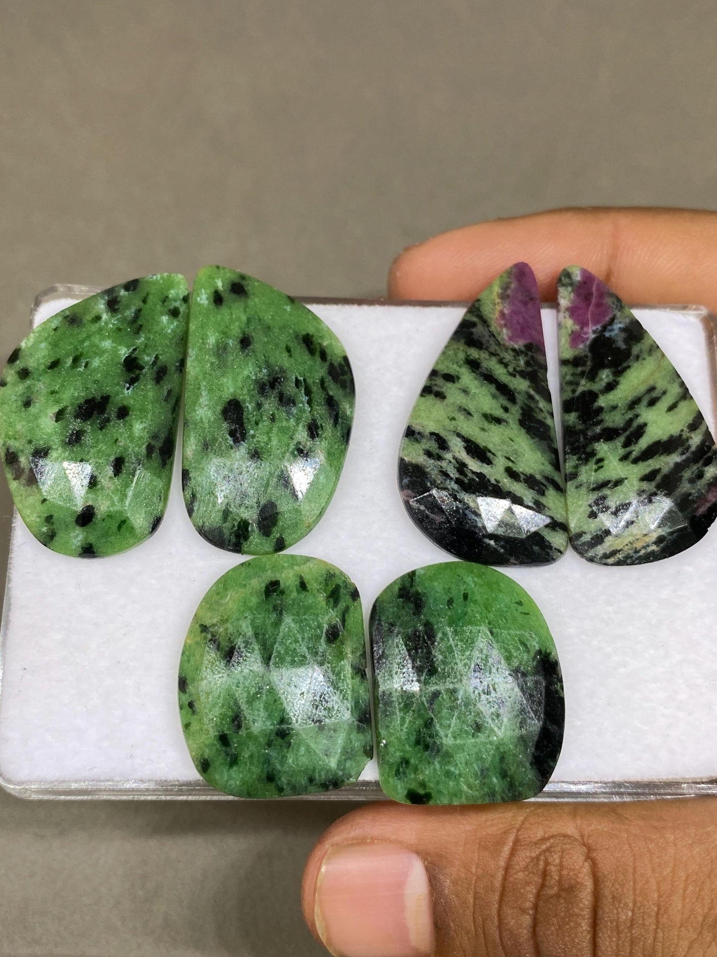 Amazing green ziosite rosecut matched pairs wt  144 carats pcs 6 size 25x20mm-37x19mm fancy ruby ziosite rosecut gems earrings supply