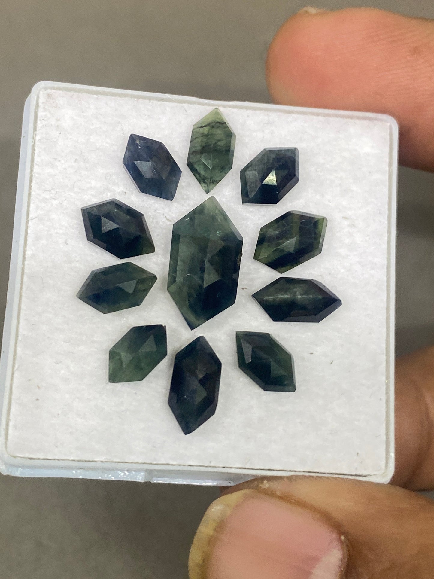 Wow rare blue sapphire hexagon geometric  parti sapphire  bi color sapphire pcs 11 wt 18.50 carats size 8.5x6mm-14.5x7.5mm rosecut sapphire