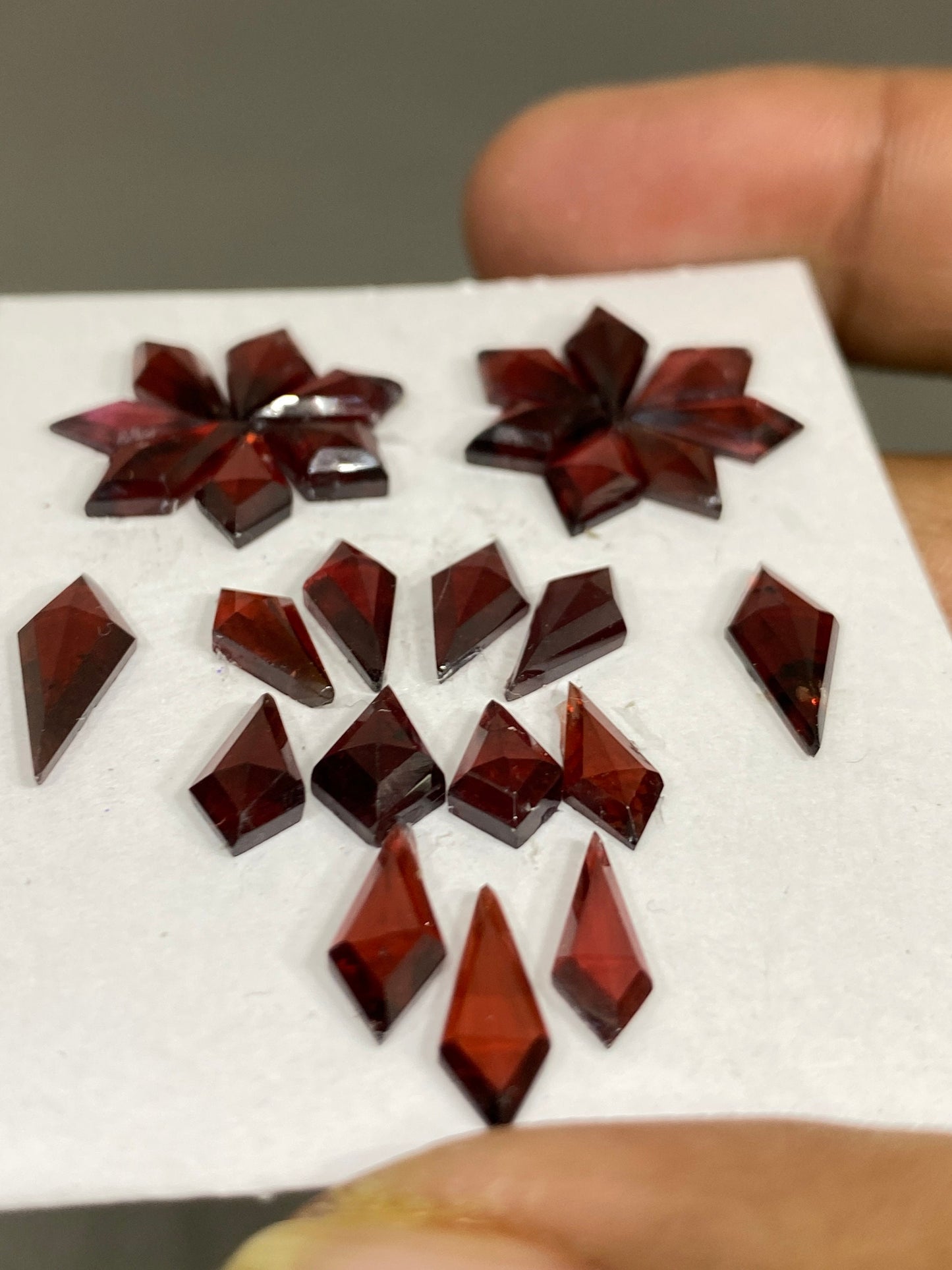 Stunning Red garnet kite step cuts aaa quality wt 30.5 cts pcs 27  size 9.5x5-14x6mm red  garnet stepcut hexagon