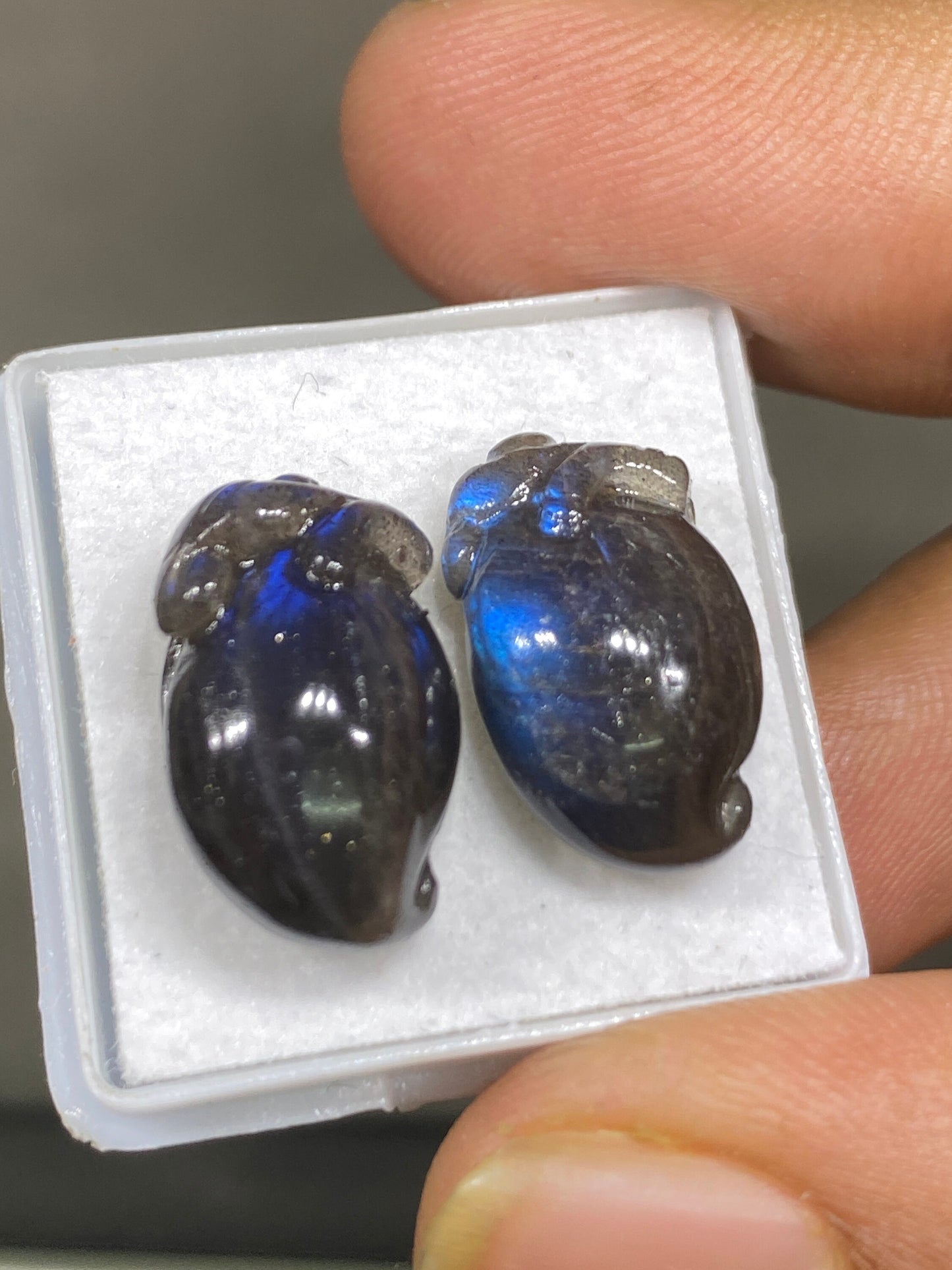 Rare Black rainbow labradorite brinjal carving blue fire smooth polished pcs 2 wt 19 cts size 17x11mm labradorite  carving