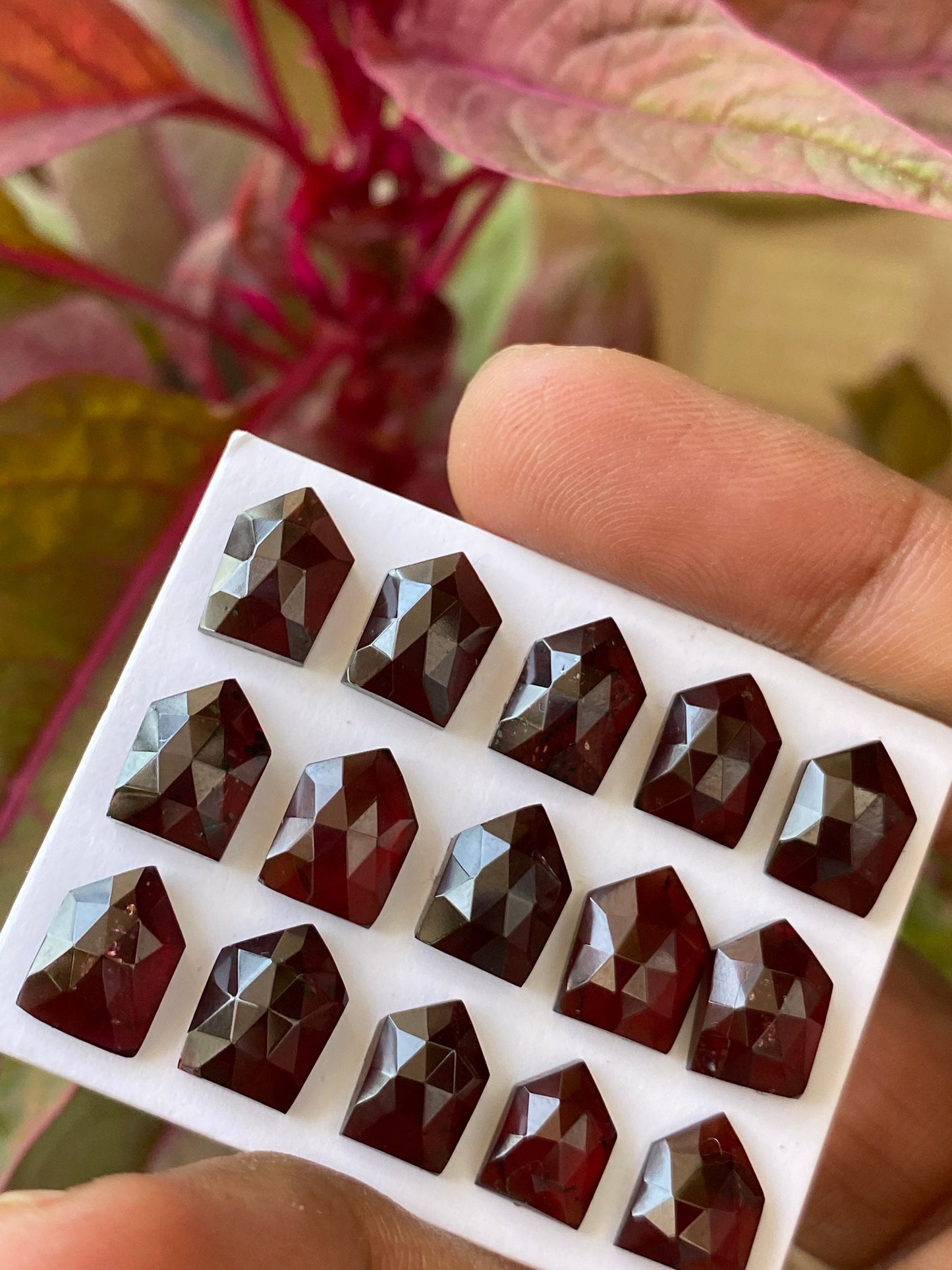 Gorgeous Rare red garnet geometric gate  wt 60 cts  pcs 15 size 9x7-10.5x8mm red garnet gate shape faceted jewelry supply