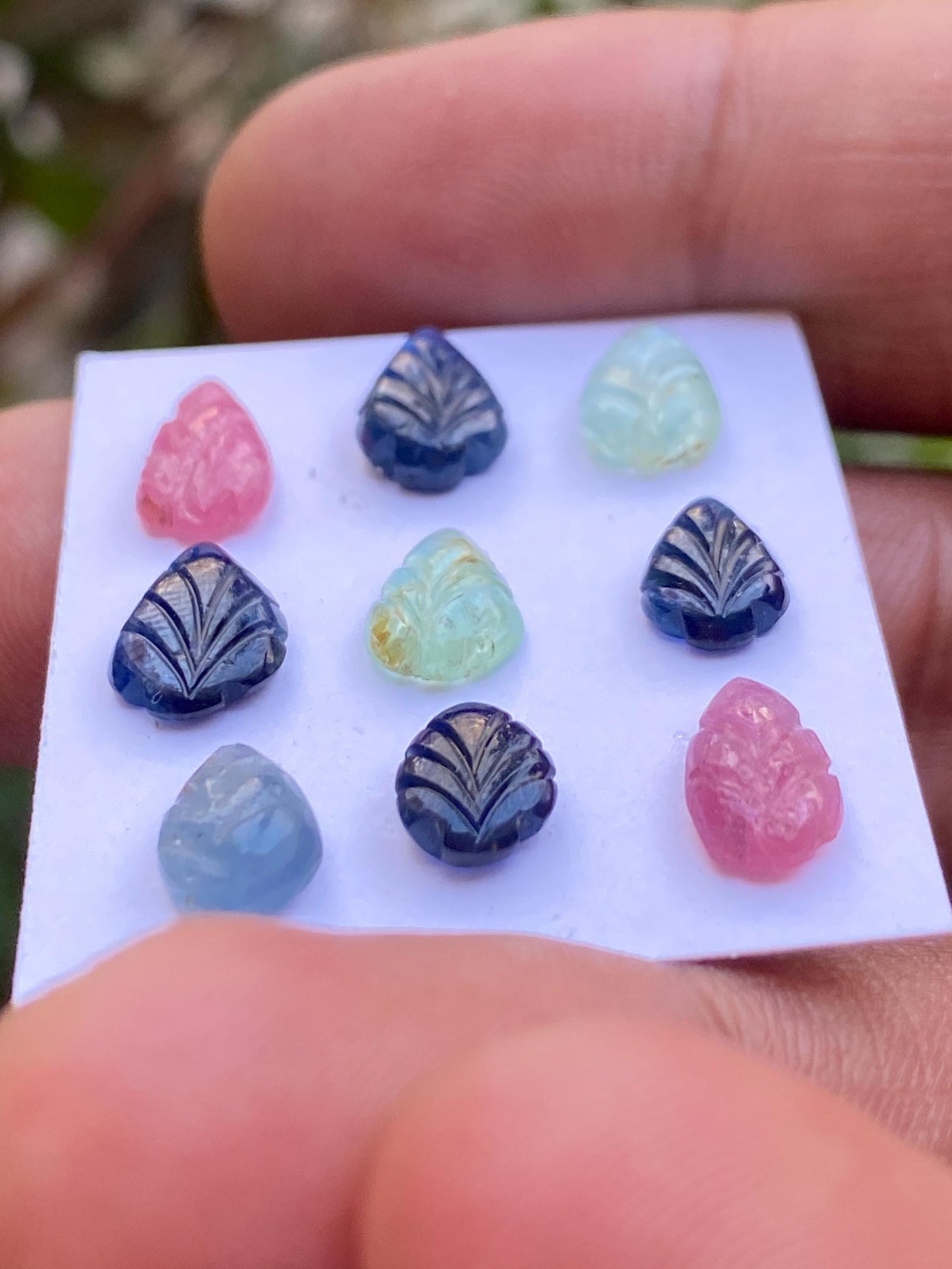 Amazing emerald ruby Sapphire Leaves Leaf Carving Natural  fine Quality size 8x6mm-10x7mm Wt 13.75 Carats Pcs 9 wholesale lot