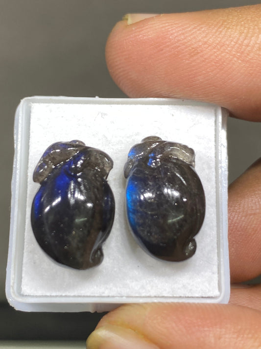 Rare Black rainbow labradorite brinjal carving blue fire smooth polished pcs 2 wt 19 cts size 17x11mm labradorite  carving