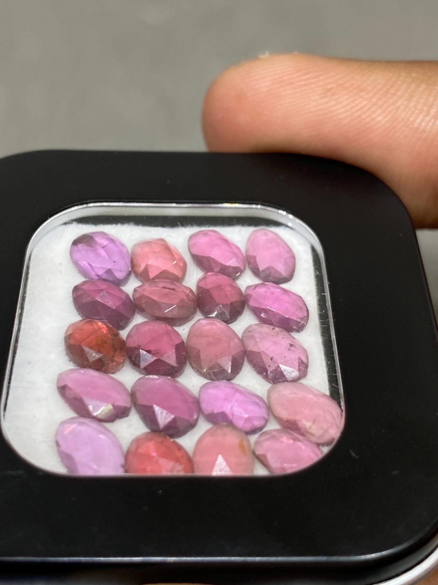 Rhodolite garnet Rosecut beautiful Rosecut size wt 15.60 cts pcs 20 size 6x4mm-8x5mm lovelot pink garnet Rosecut rhodolite garnet slices