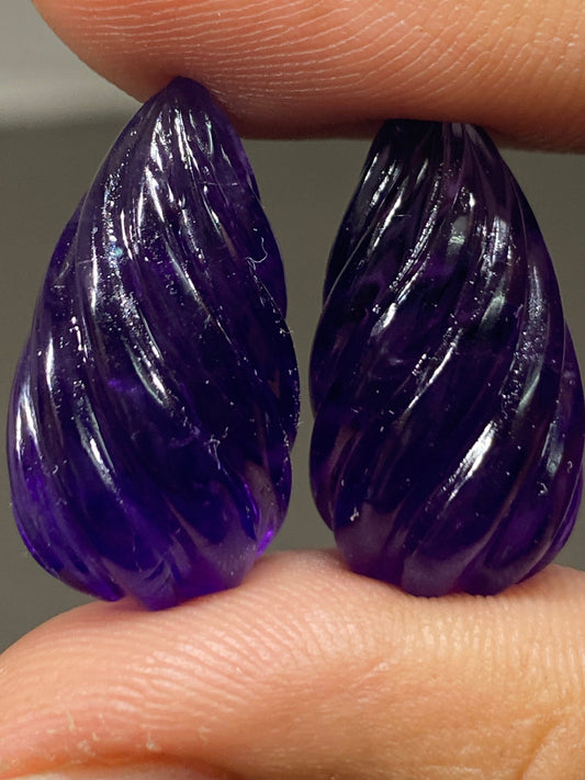 Natural Amethyst twisted drops hand carved earring set wt 52 cts pcs 2 size 23x13mm  lavender blue carving