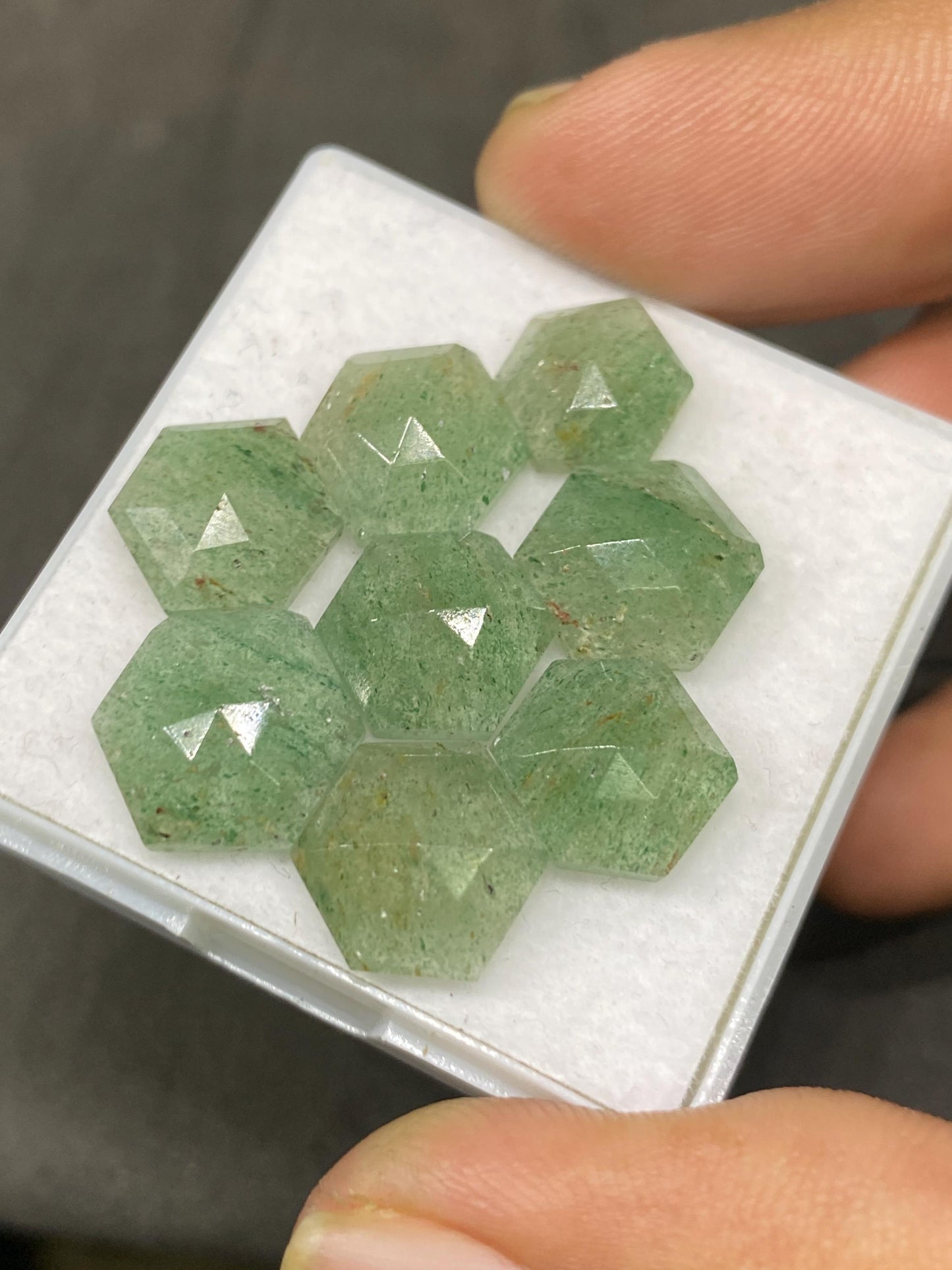 Cute Green quartz step cut hexagon shape  wt 32 carats pcs 8 size 10mm-11mm green quartz rosecut gems rings pendants supply