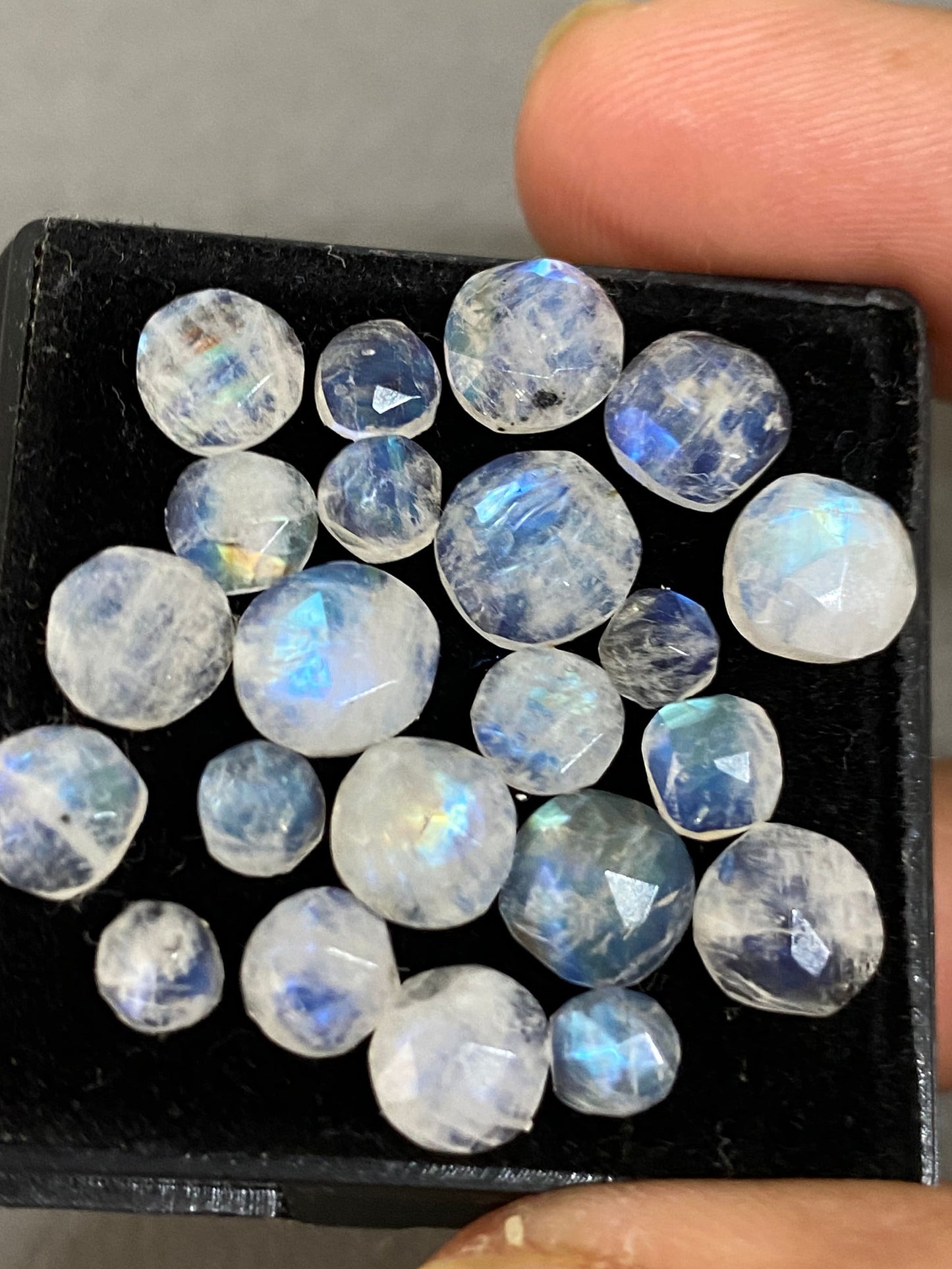 Cute Blue fire rainbow moonstone round faceted rosecut pcs 22 wt 23 cts  size 4.9mm-8mm beautiful fire rainbow moonstone facted