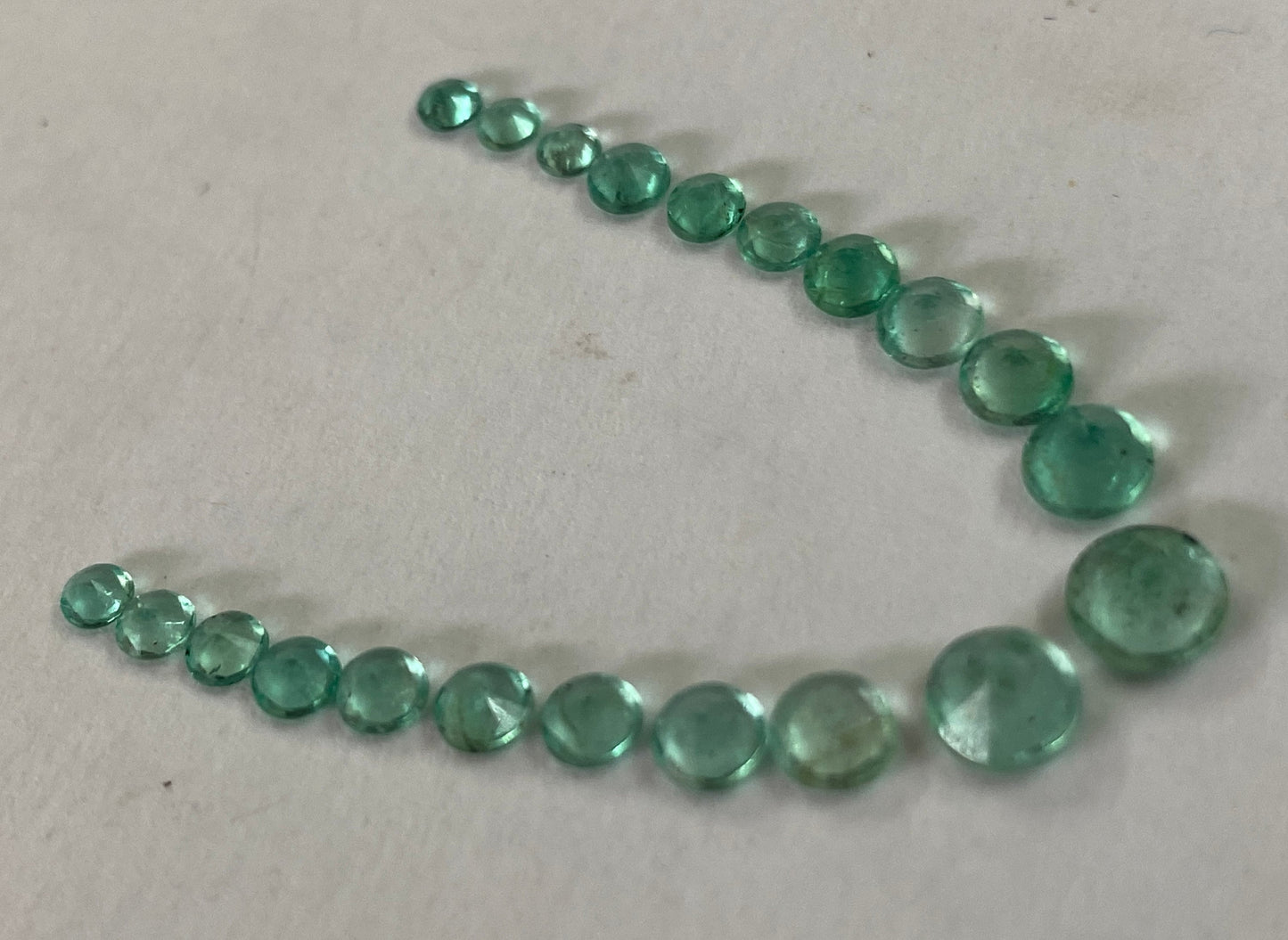 Natural Zambia mines small emerald round cut stones necklace supply pcs 21 weight 3.70 carats size 2.6mm-5mm emerald oval cut stones