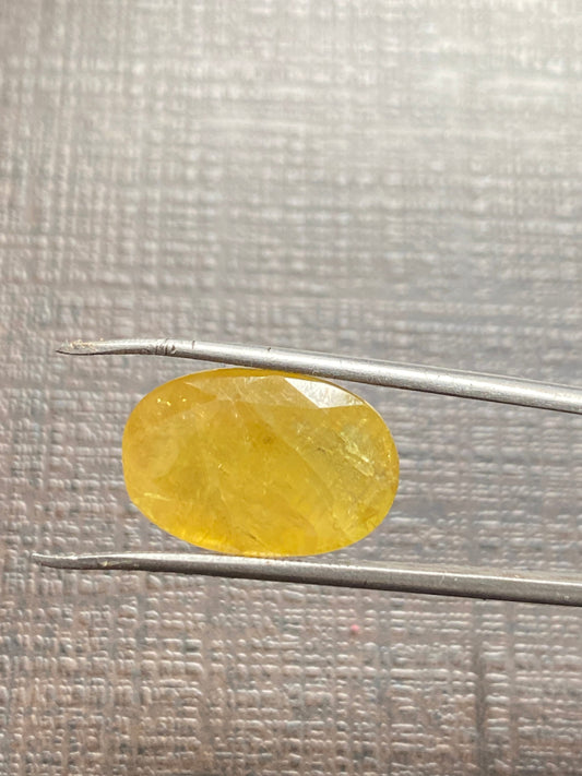 Very rare Yellow sapphire oval cutstone size 16x10.5mm weight 11.55 carats very rare yellow sapphire oval sapphire cut