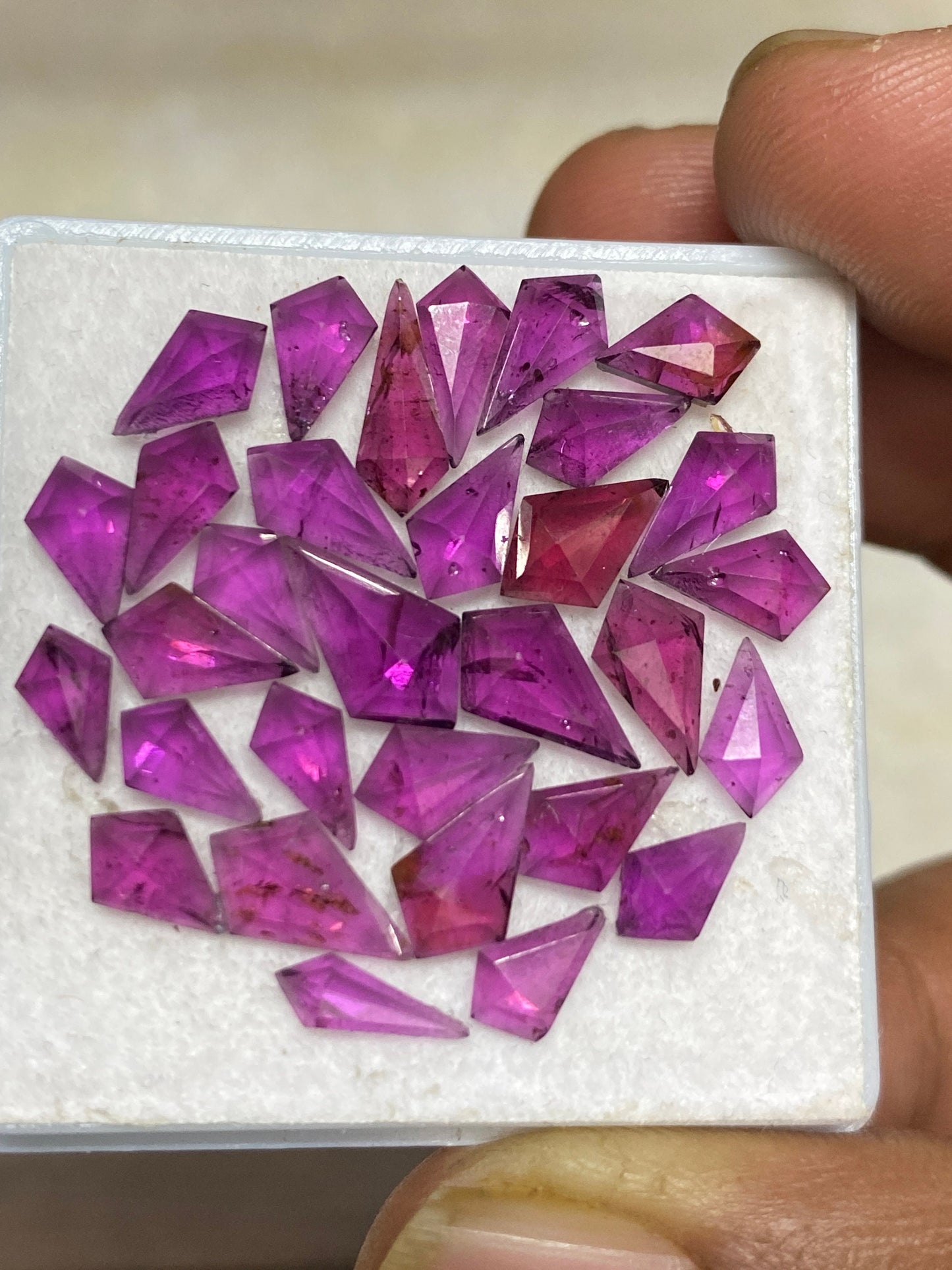 Dazzling Rhodolite garnet geometric kite step cuts aaa quality wt 22 cts pcs 31 small size 6x4-11x6mm Rhodolite garnet stepcut hexagons