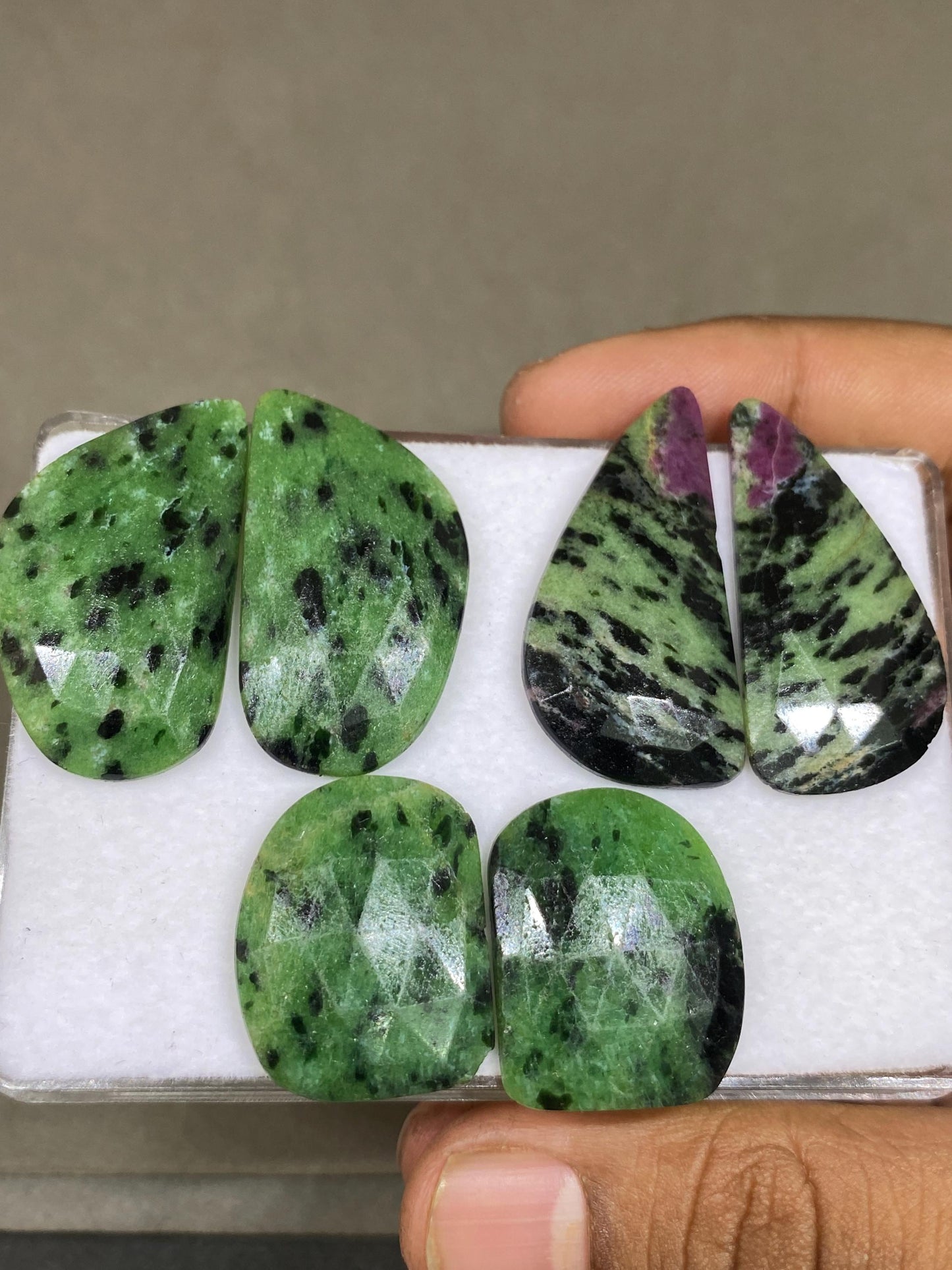 Amazing green ziosite rosecut matched pairs wt  144 carats pcs 6 size 25x20mm-37x19mm fancy ruby ziosite rosecut gems earrings supply