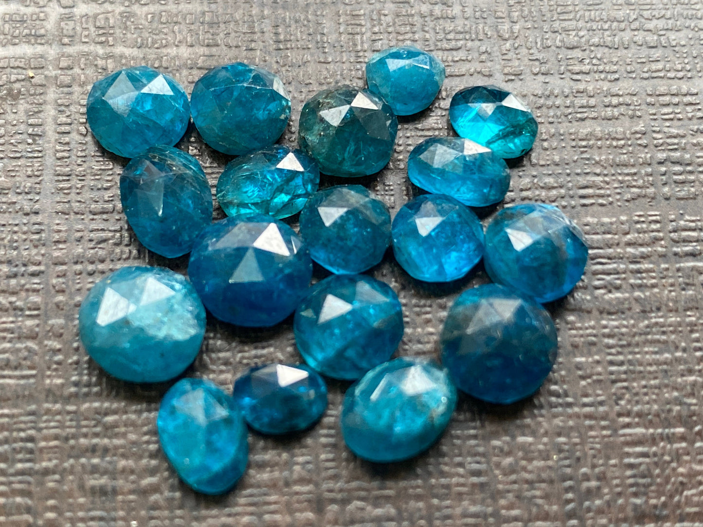 Lovely Rare Neon blue apatite flat cabochons oval rounds wholesale lot weight 19 carats pcs 18 size 5x4mm-7mm electric blue apatite