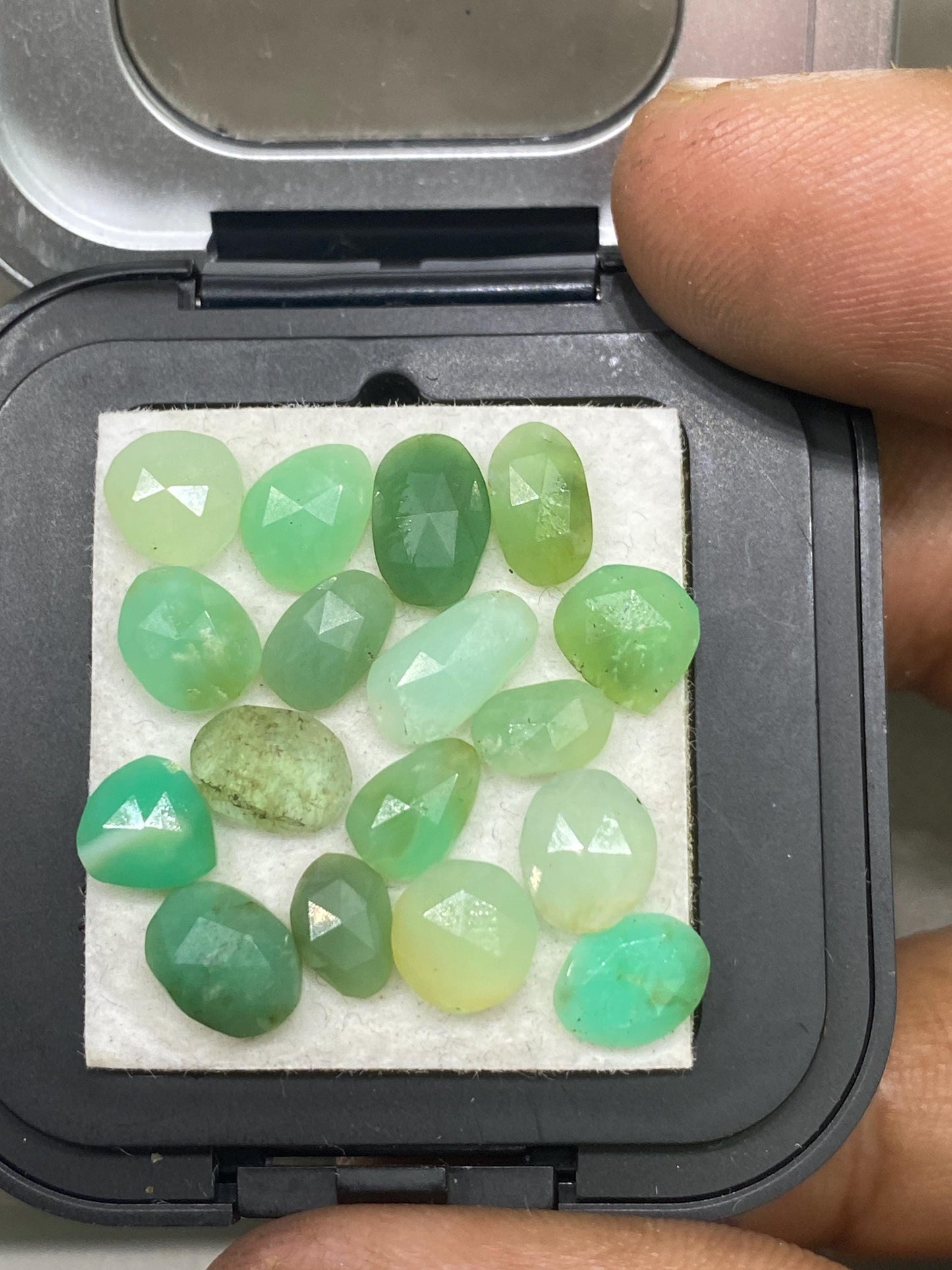 Scintillating Chrysoprase rosecut fancy wholesale lot fine quality wt 12.60 carats pcs 17 small size  7x4.8-9x5mm chrysoprase rosecut