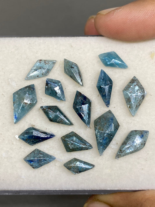 Stunning rare teal kyanite kite geometric stepcut flatback aaa quality lovely color weight 33 carats pieces 15 size 10x5mm-16x9mm rosecut